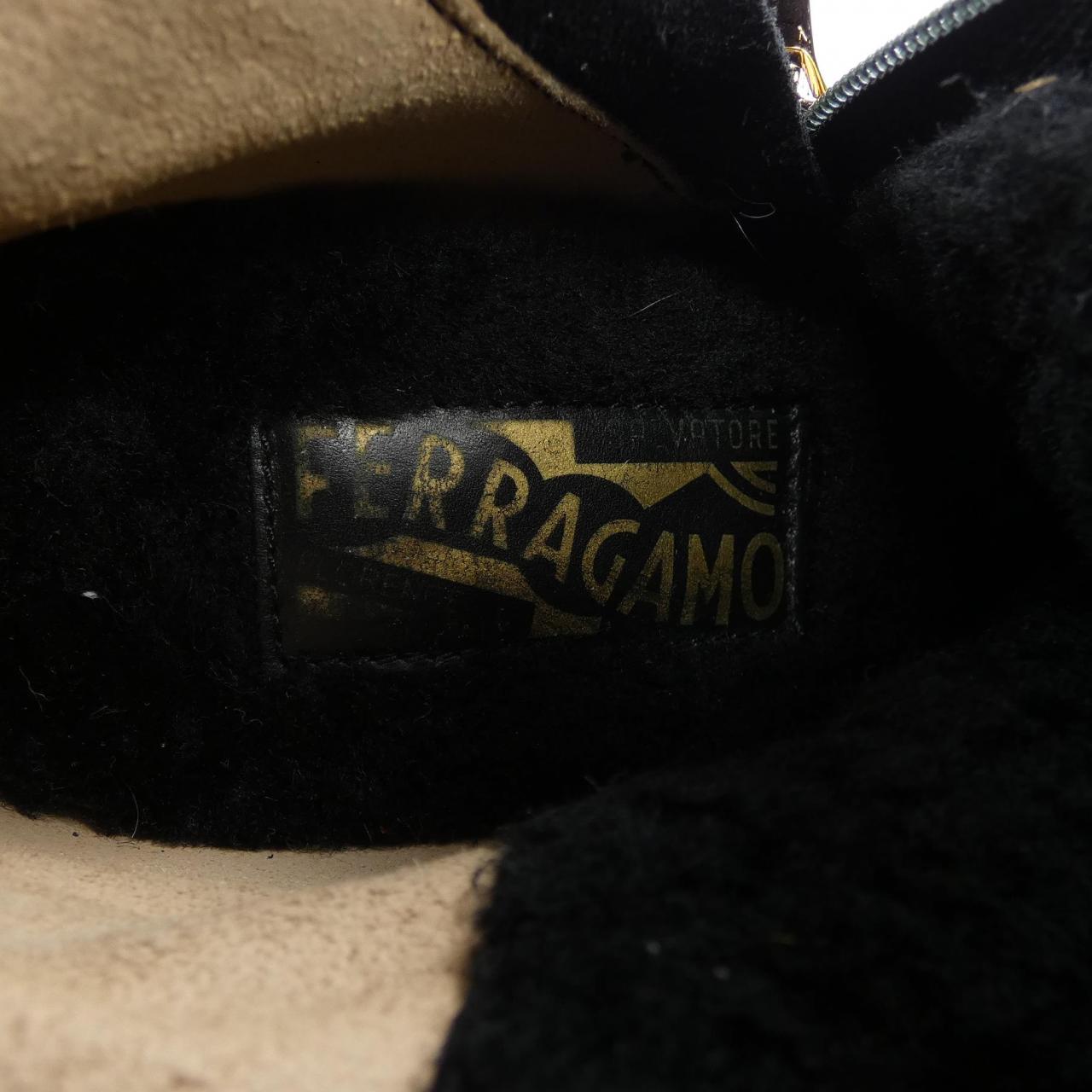 SALVATORE FERRAGAMO長靴