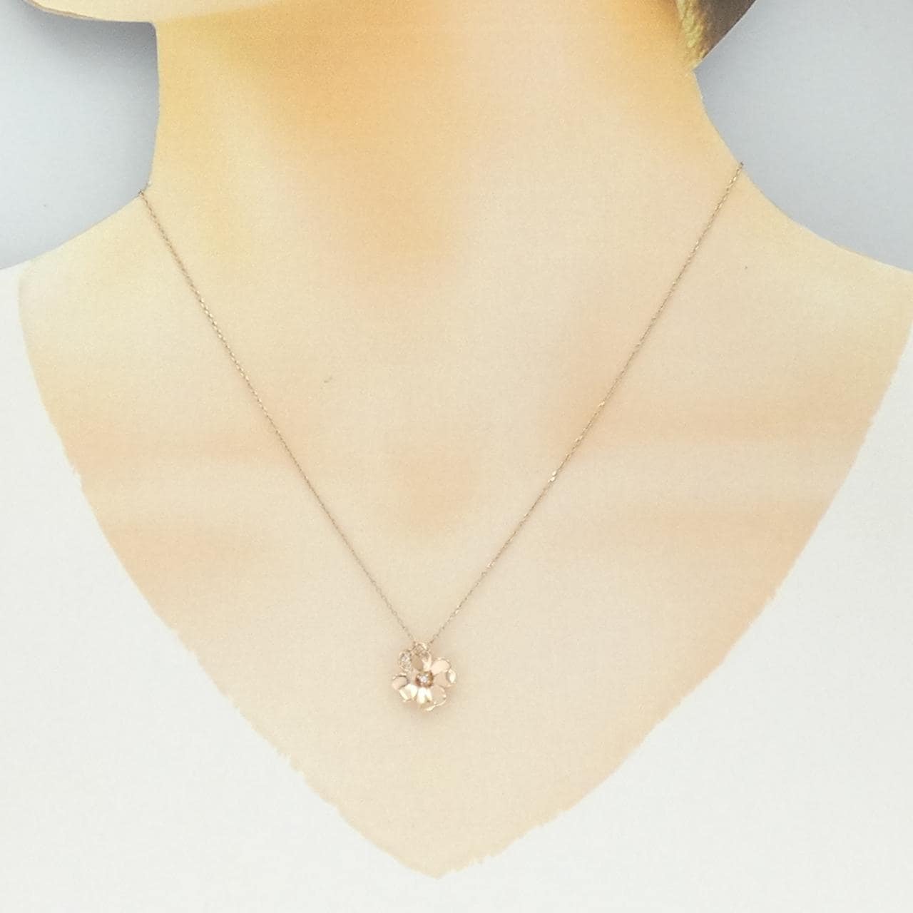 K10PG Clover White Topaz Necklace