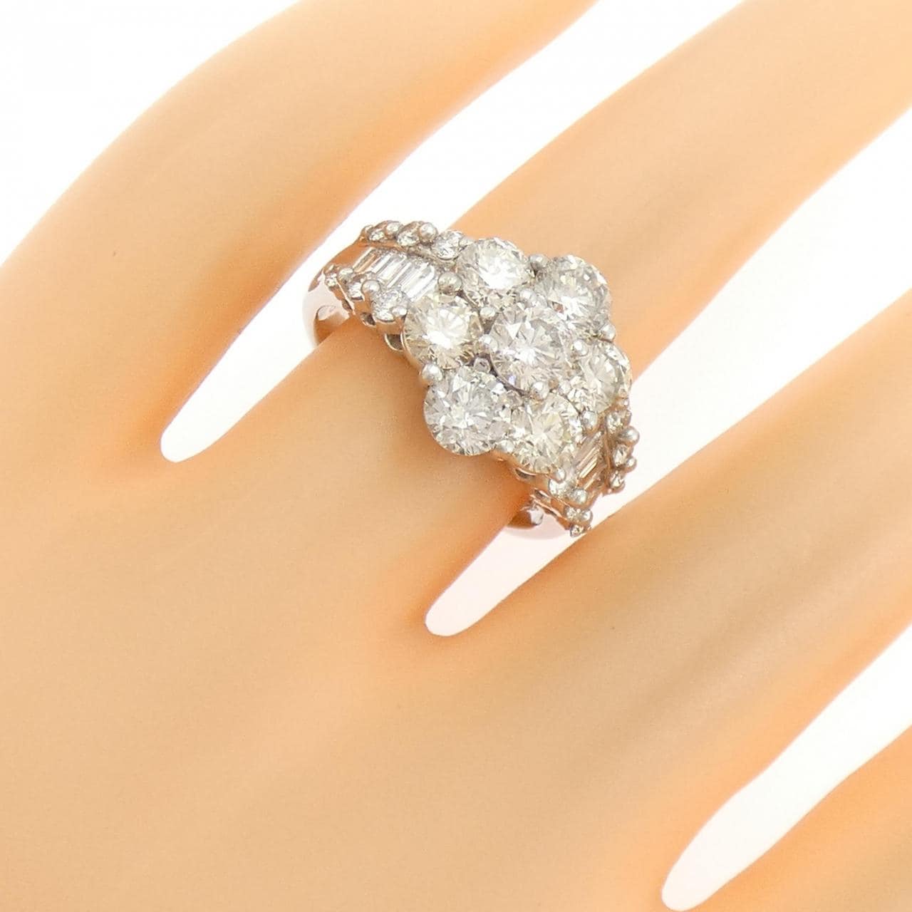PT900 フラワー ダイヤモンド リング 3.00CT