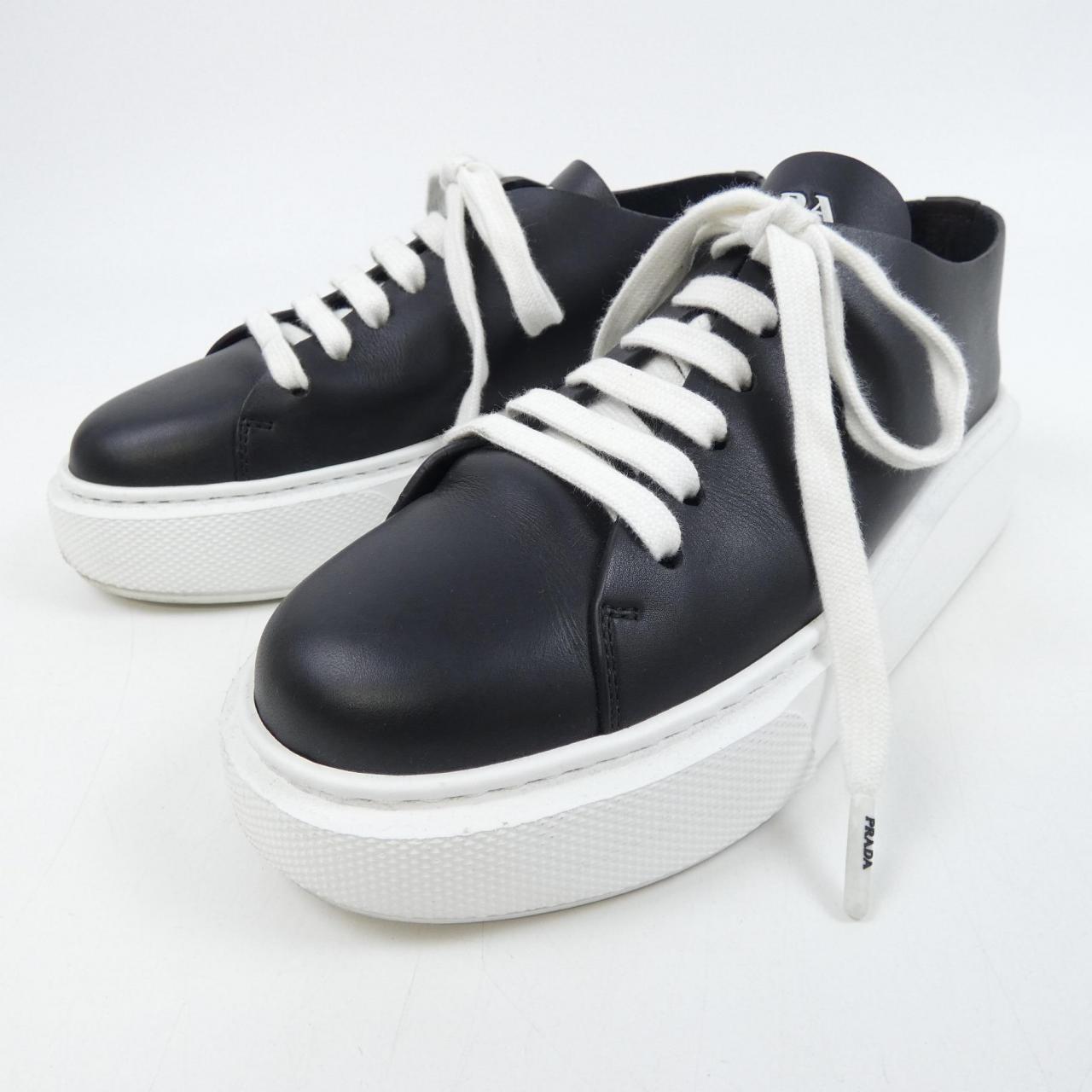 プラダ PRADA スニーカー