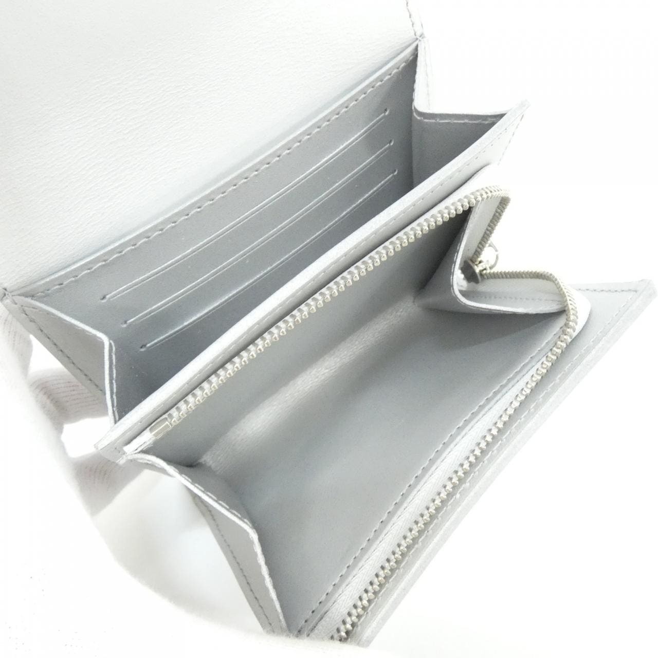 ルイヴィトン マヒナ ポルトフォイユ イリス コンパクト M26706 財布