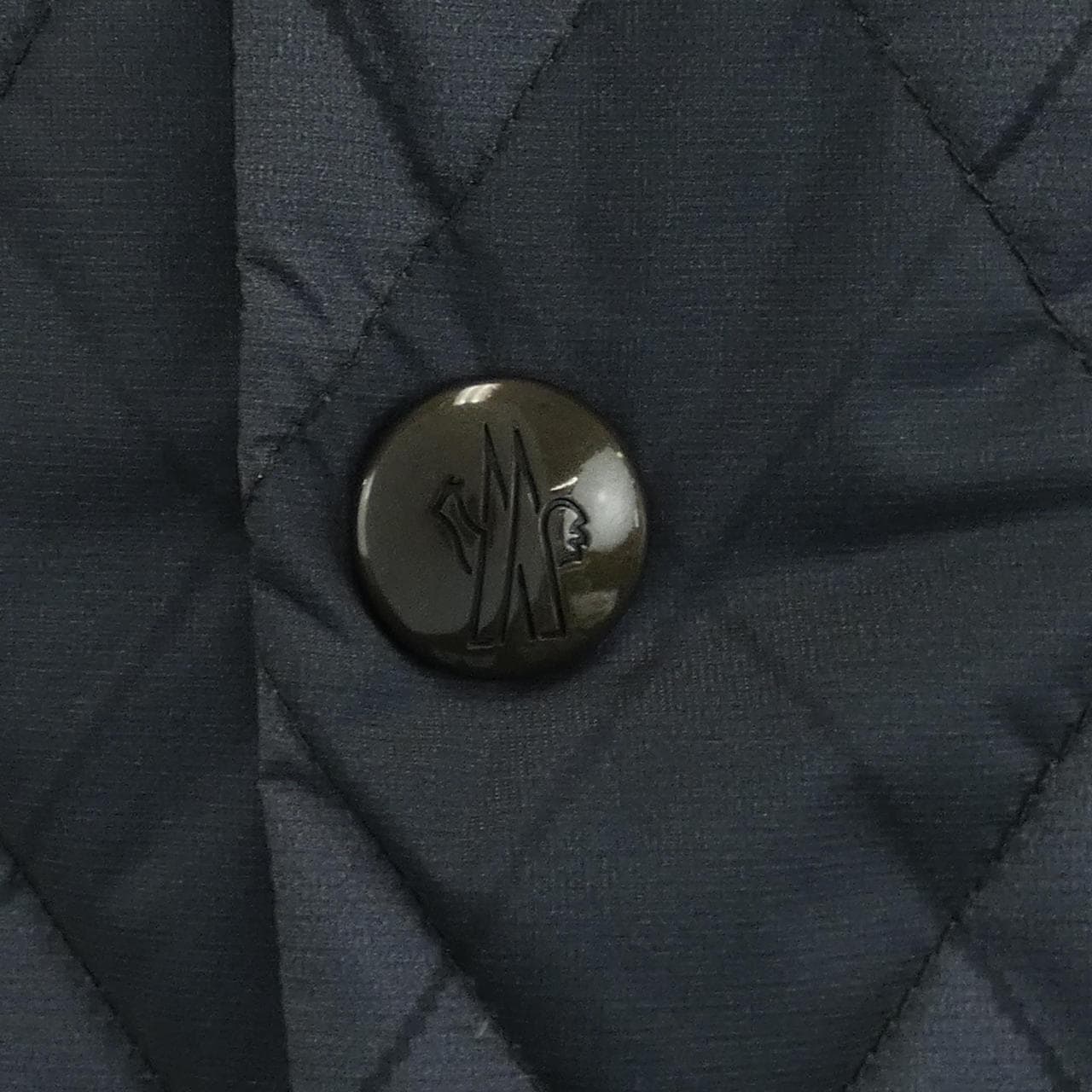 モンクレールガムブルー MONCLER GAMMEBLEU 23913000001 ダウンジャケット