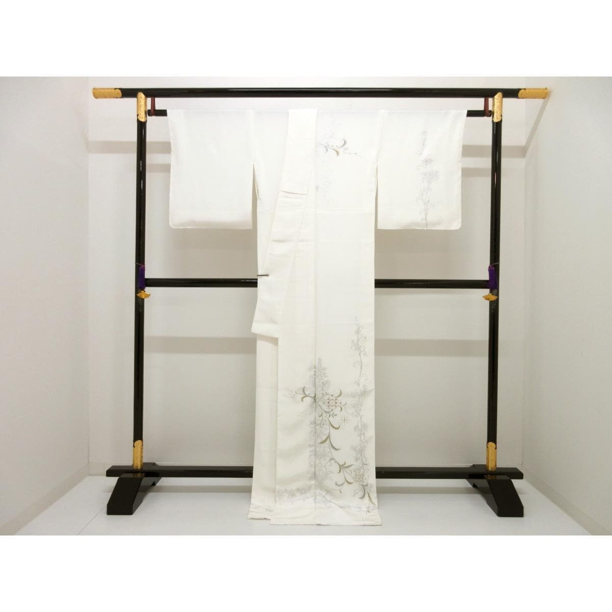 【未使用品】訪問着　銀彩加工刺繍入り