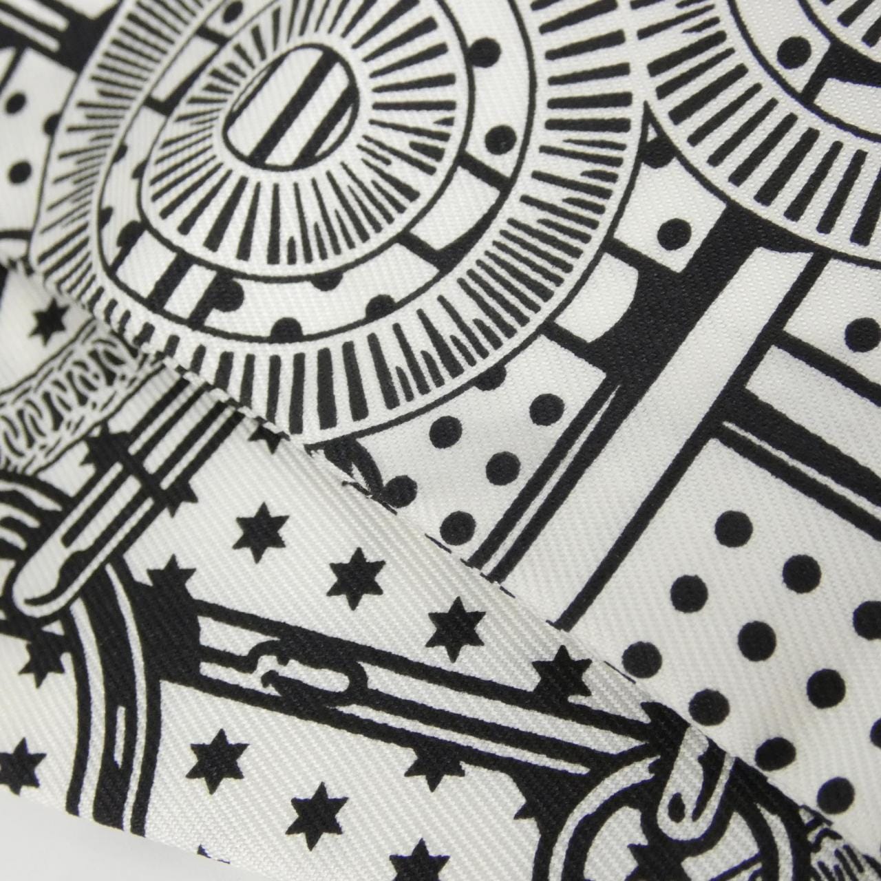 エルメス EPERON D'OR ツイリー 062978S スカーフ