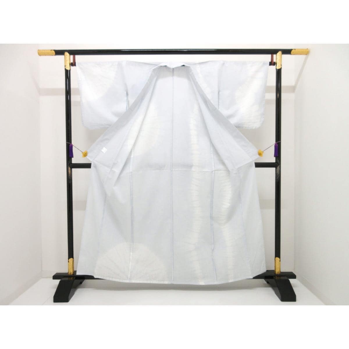 【新品】女ゆかた　絞り加工　Ｍサイズ