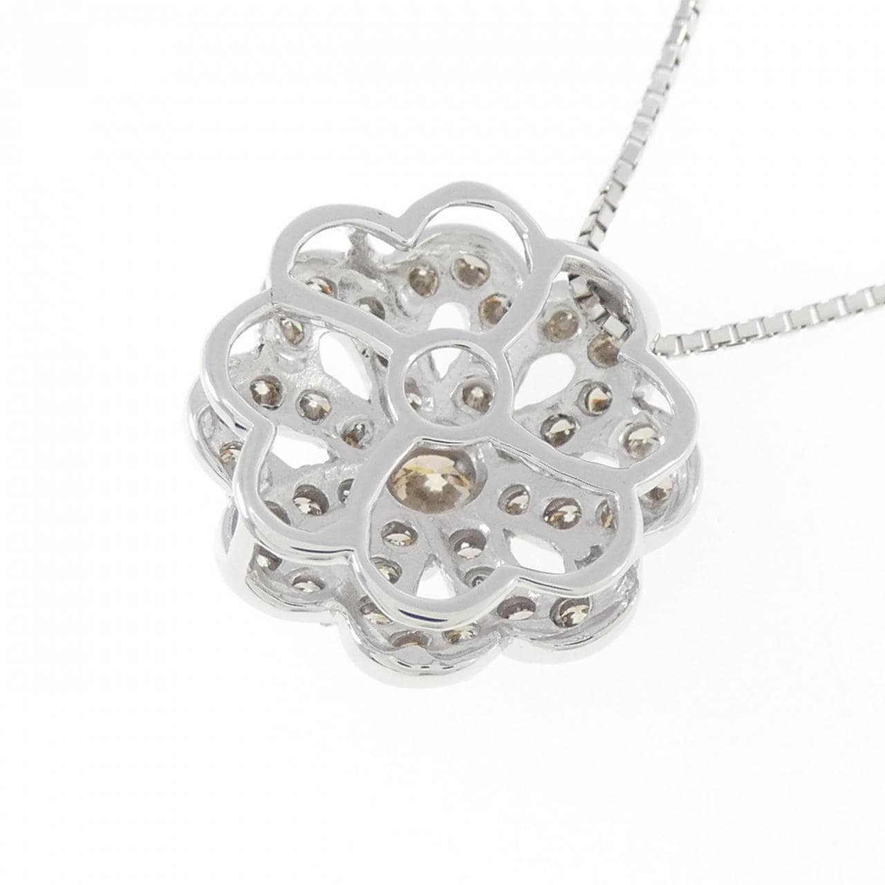 K18WG flower Diamond necklace