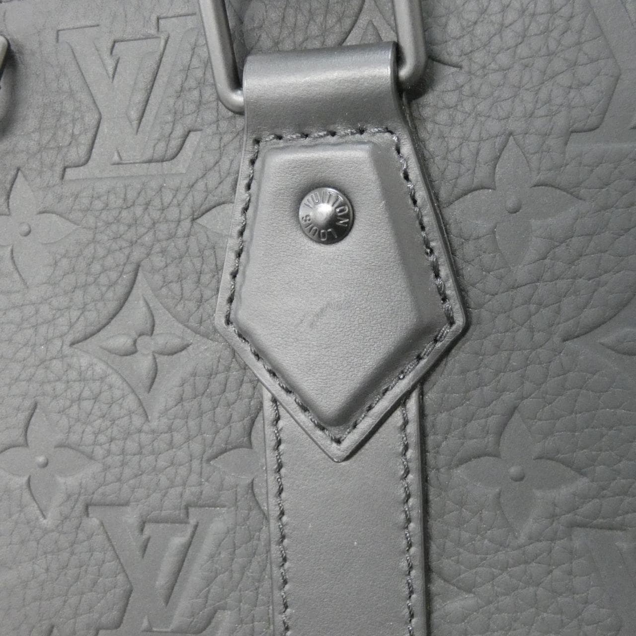 ルイヴィトン トリヨン モノグラム サック プラ クロス M21884 バッグ