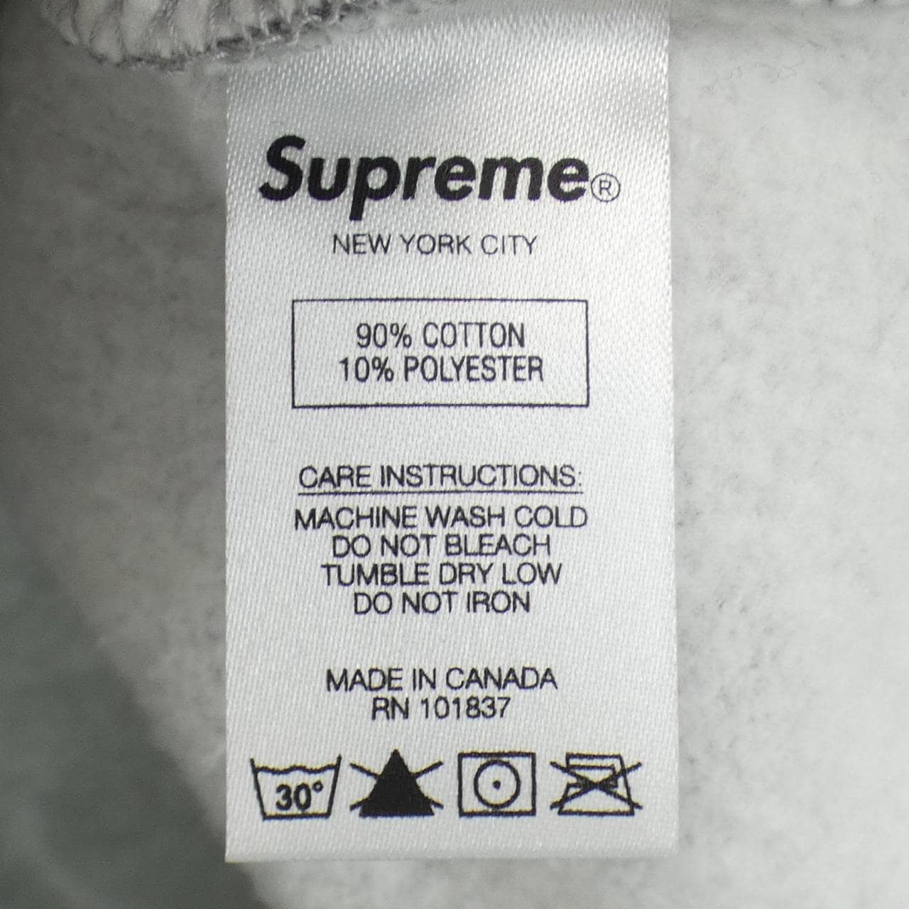 シュプリーム SUPREME パーカー