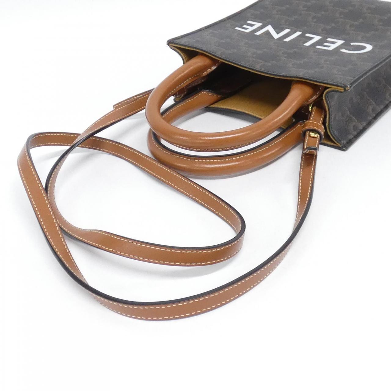 セリーヌ ミニ バーティカル カバ 194372BZK バッグ