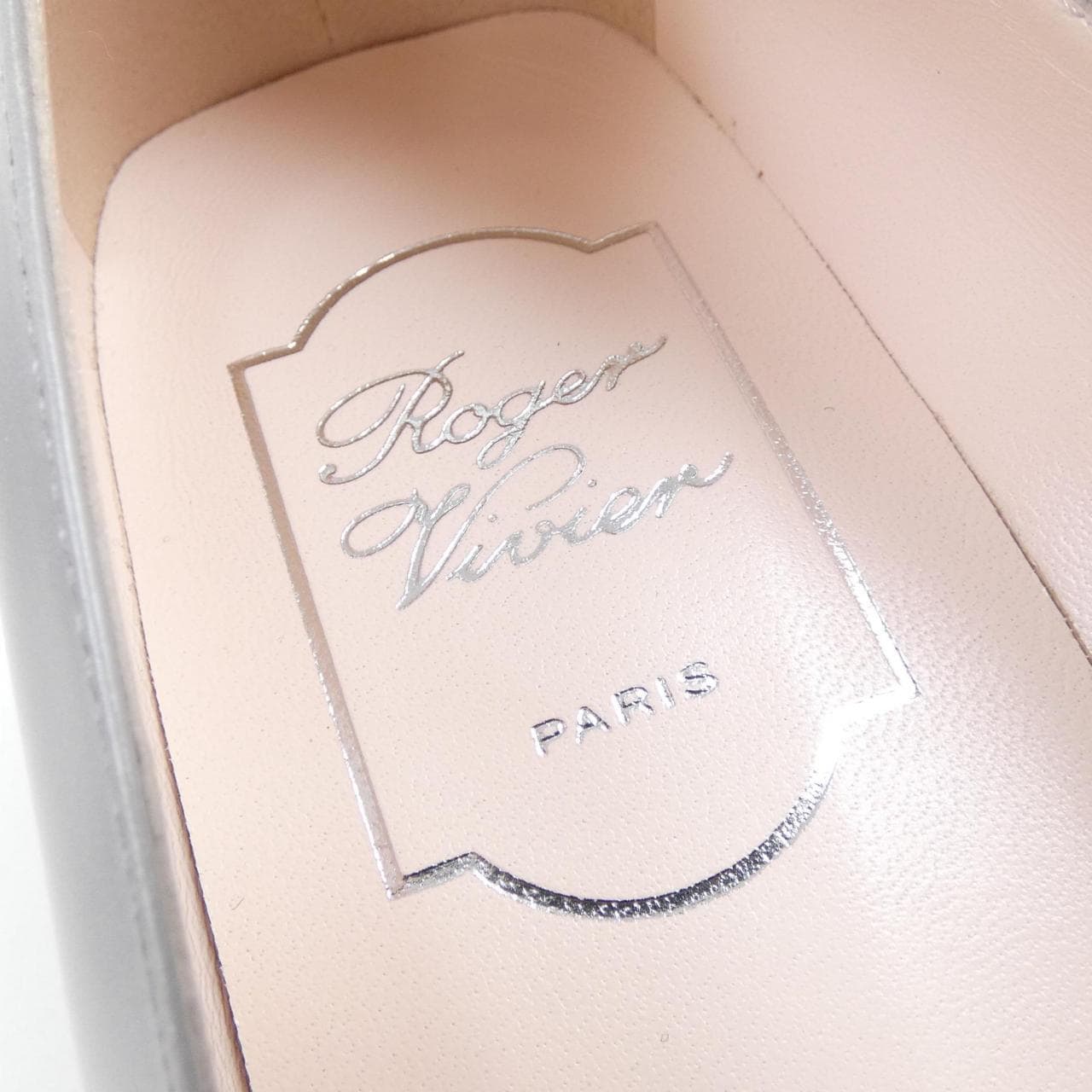 ロジェヴィヴィエ ROGER VIVIER パンプス