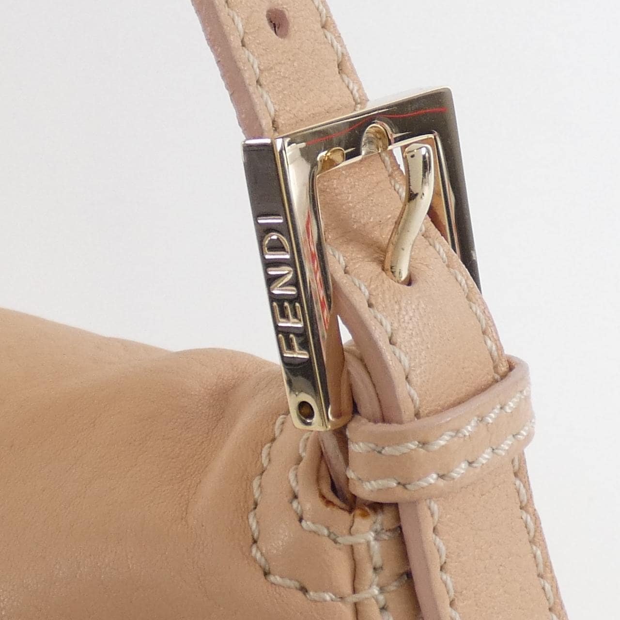 フェンディ マンマ バゲット 8BR001 LPQ ショルダーバッグ