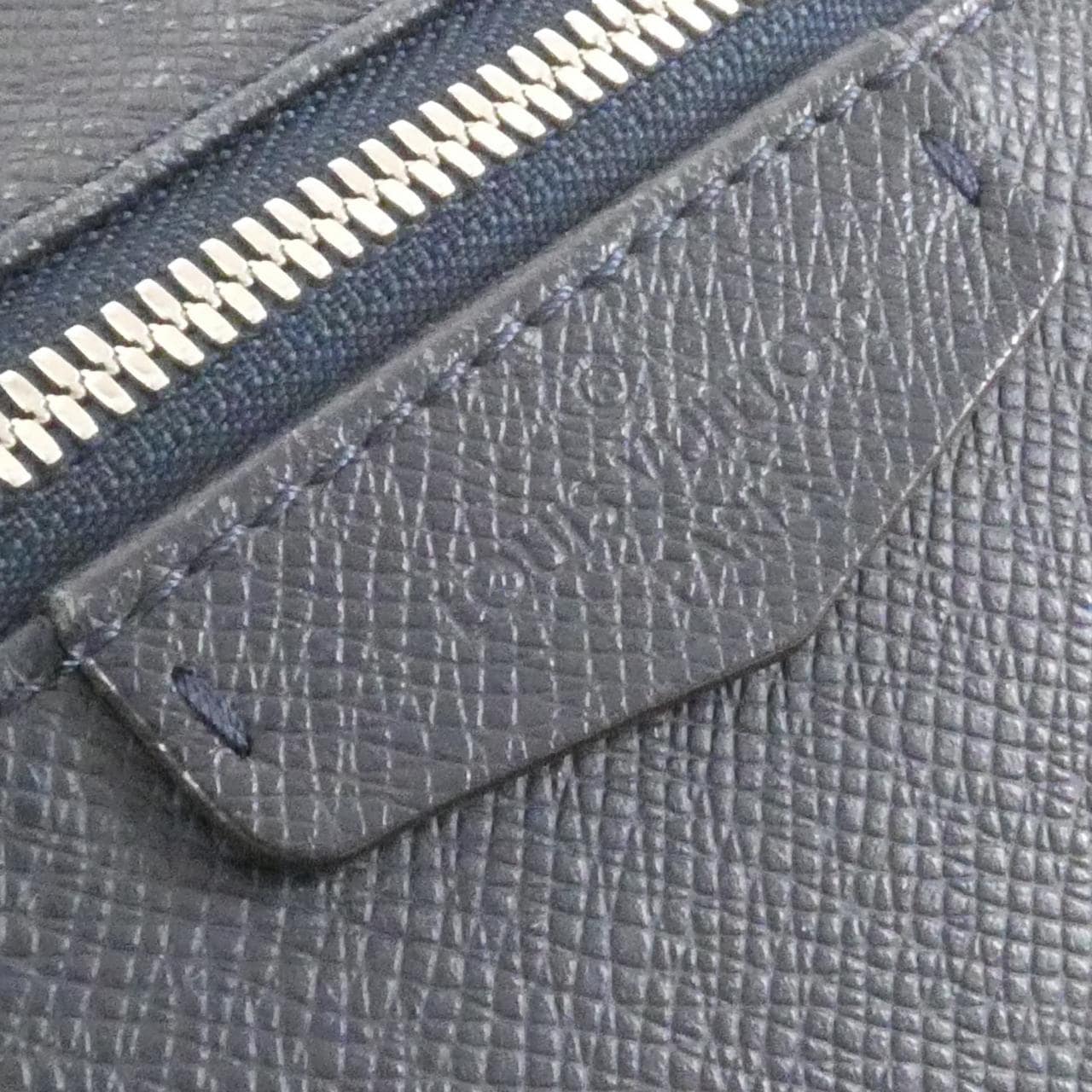 ルイヴィトン タイガ ディスカバリー バックパック M33451 リュックサック