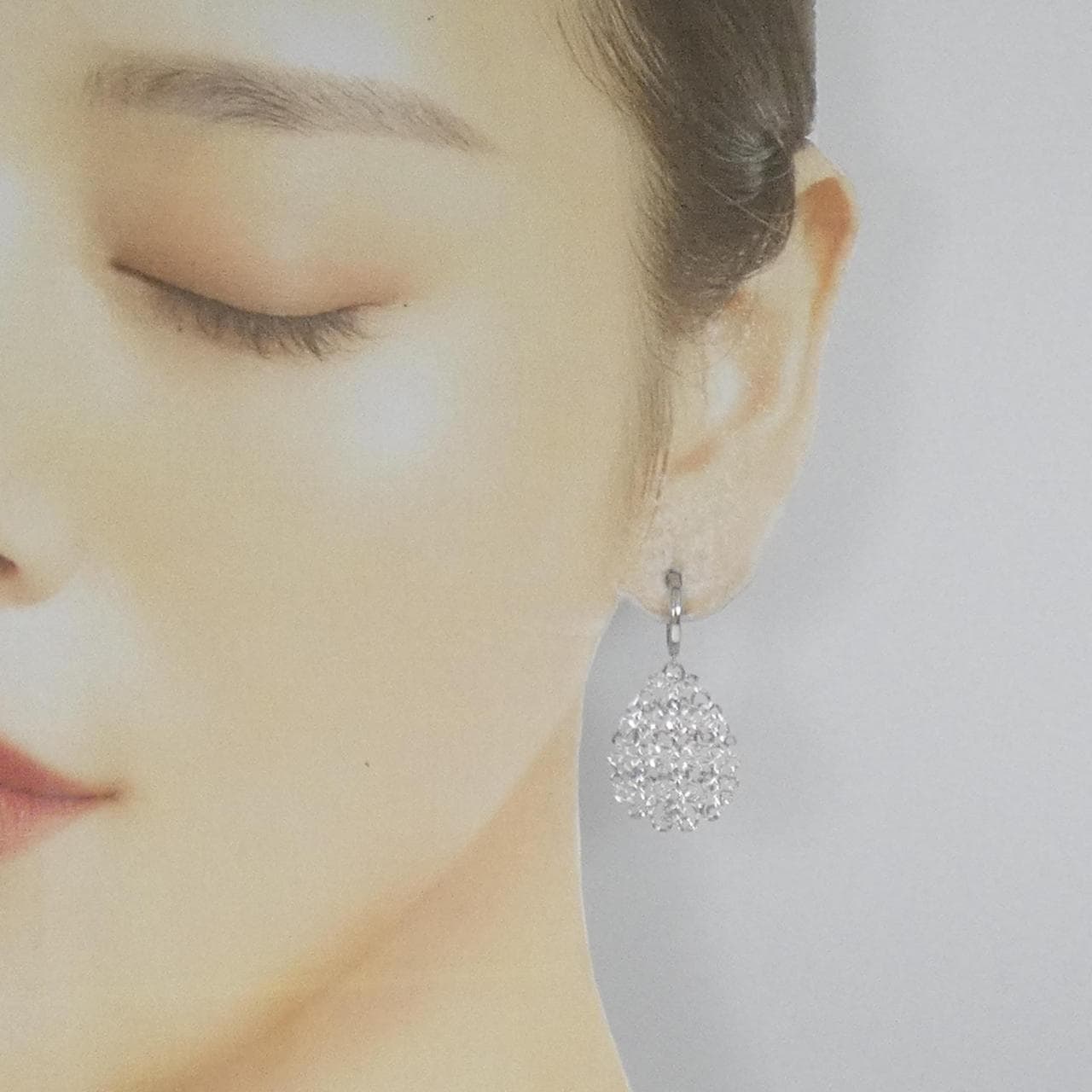 K18WG earrings
