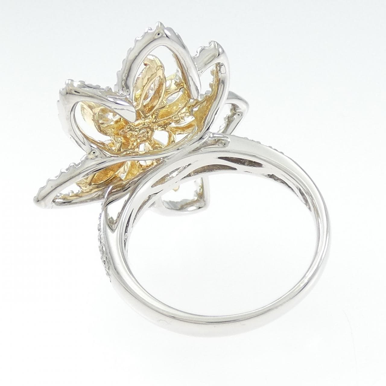 K18WG/K18YG フラワー ダイヤモンド リング 2.30CT