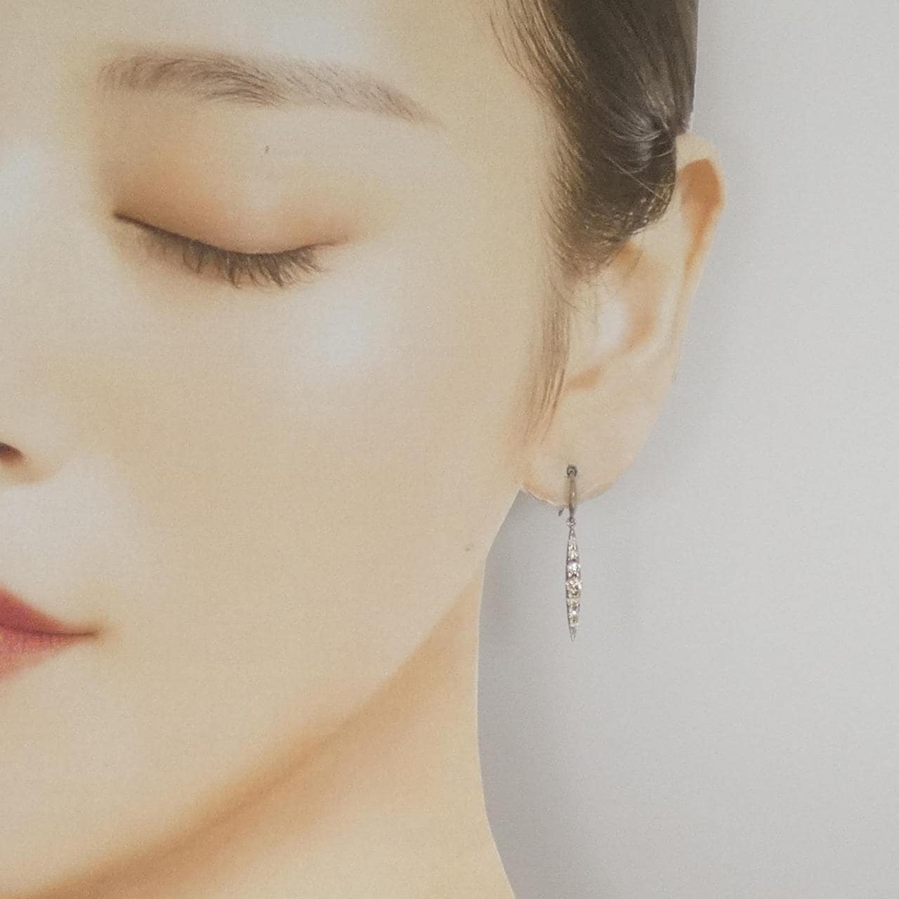 カシケイ ネイキッド ピアス 0.48CT