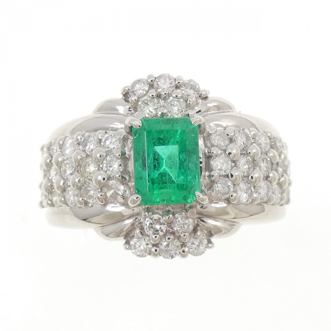 PT900 エメラルド リング 0.85CT