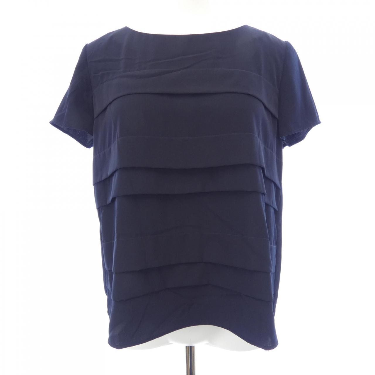 ナチュラルビューティーベーシック NATURAL BEAUTY BASIC トップス