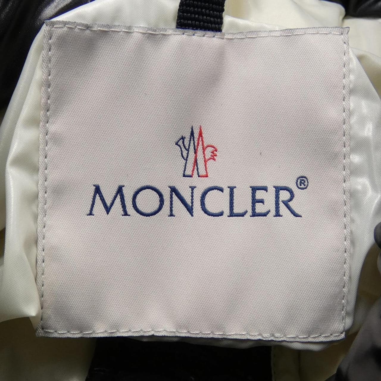 モンクレール MONCLER ダウンジャケット