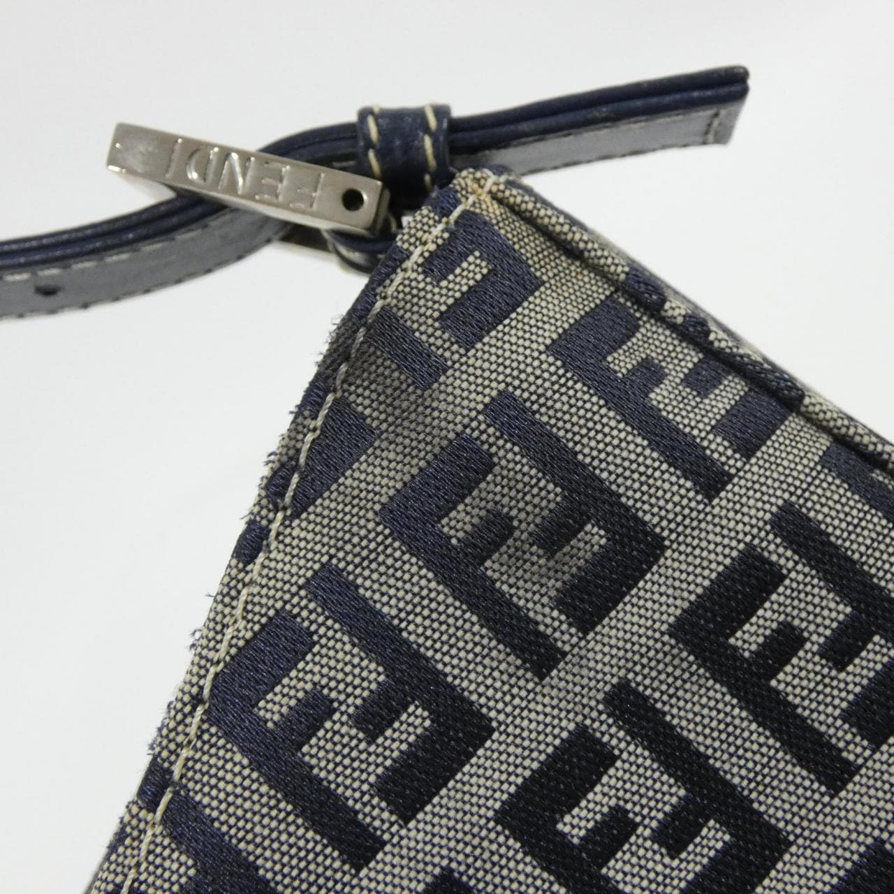 【ヴィンテージ】フェンディ 16115 ショルダーバッグ