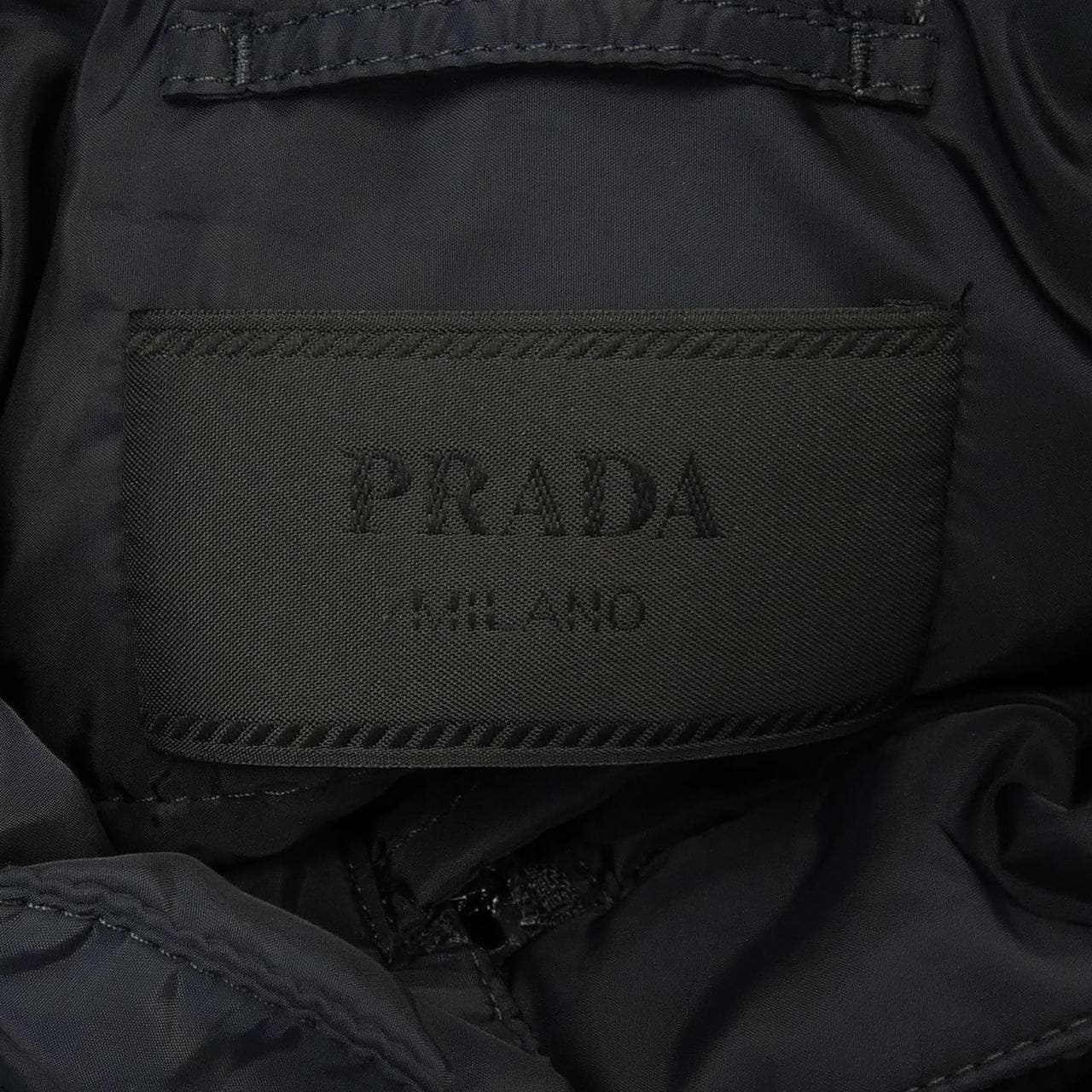 普拉达PRADA羽绒服