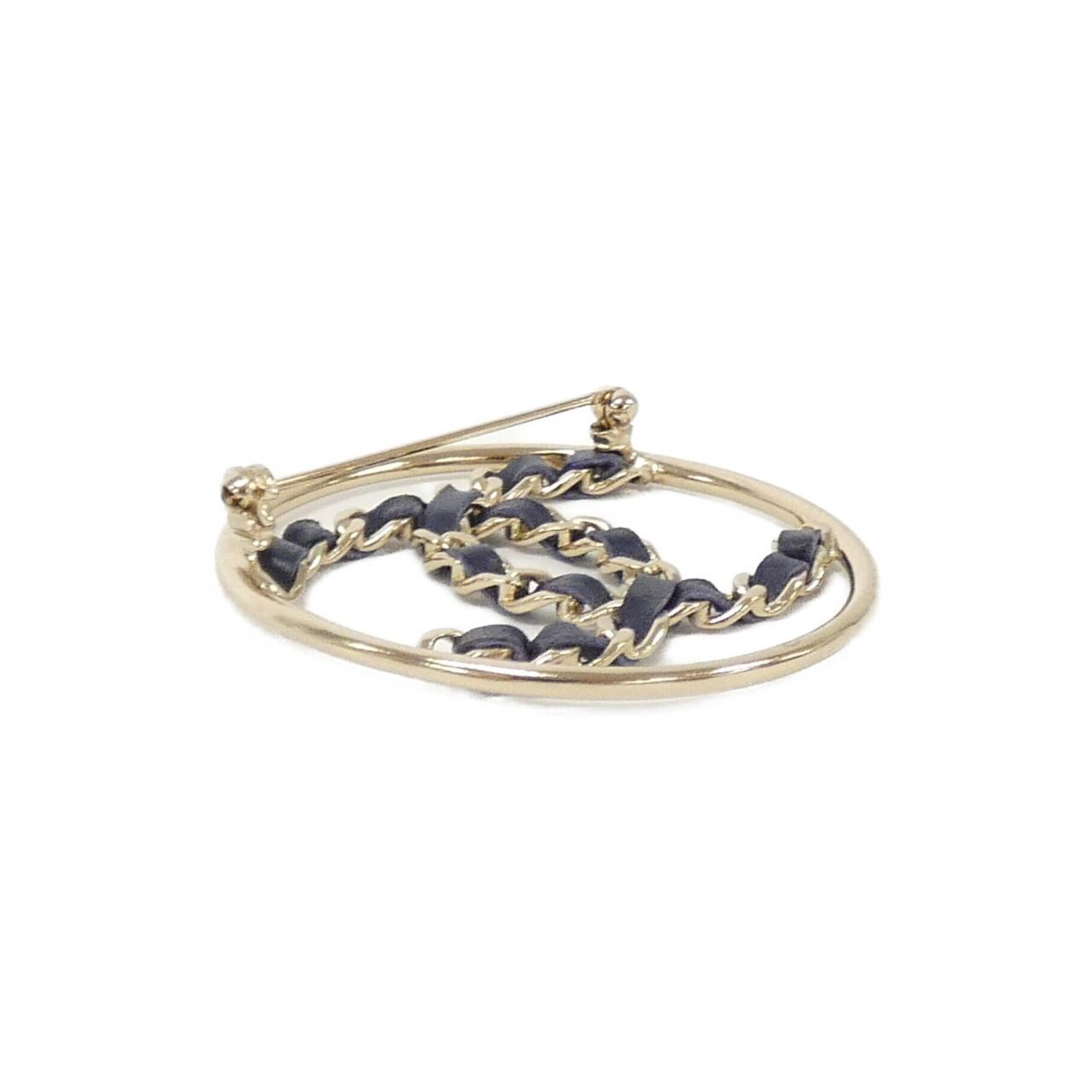 CHANEL brooch