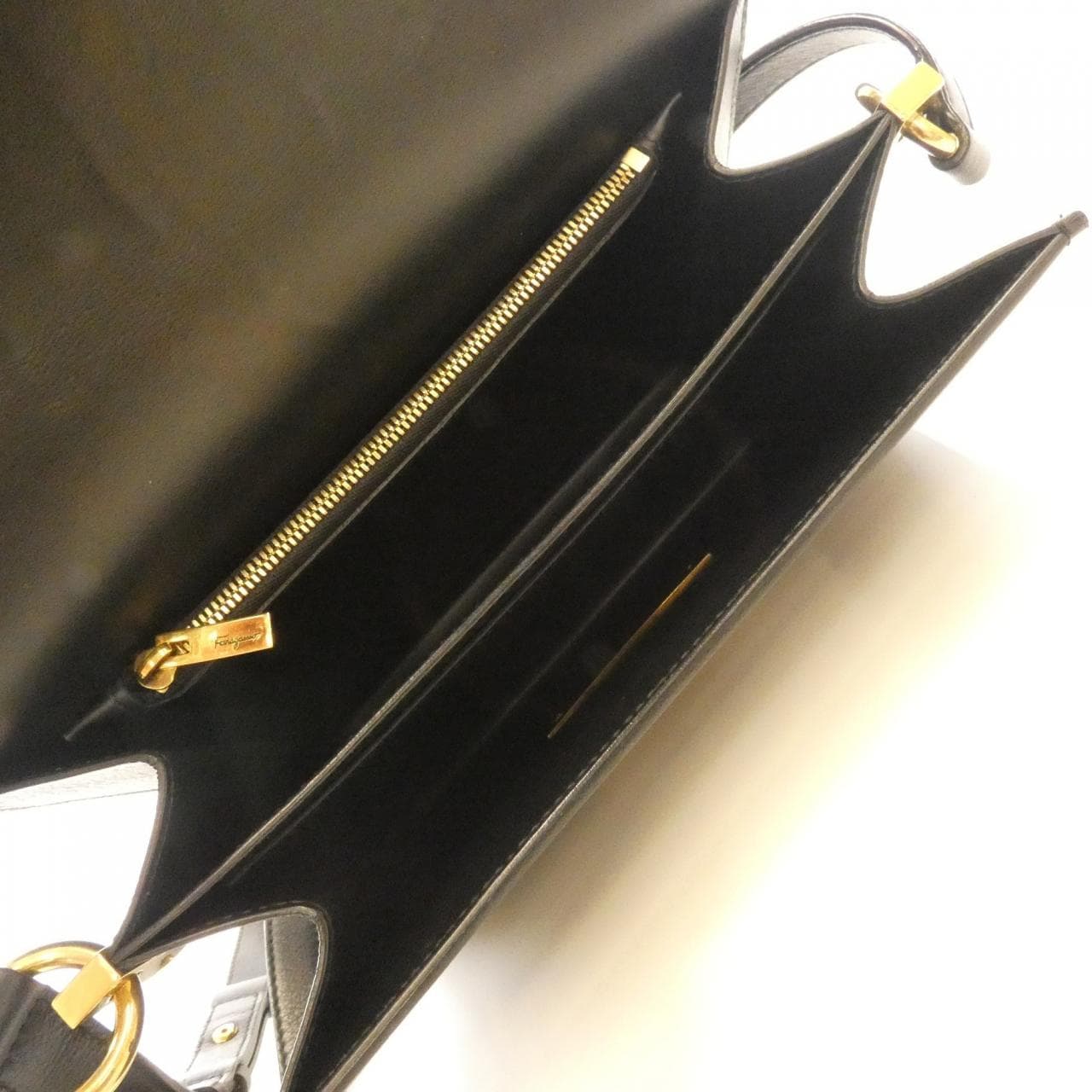 サルヴァトーレフェラガモ 21 H321 ショルダーバッグ