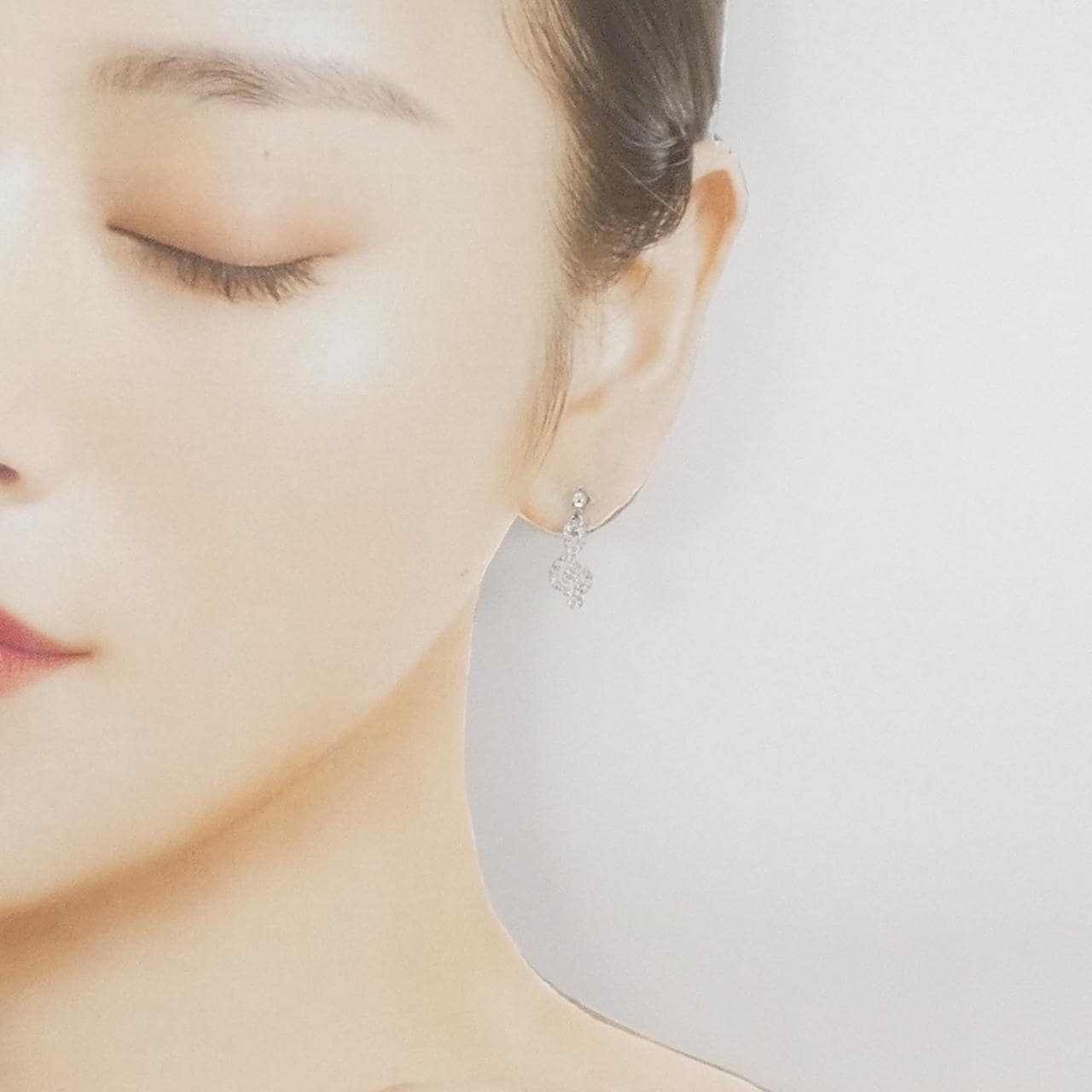 K14WG ト音記号 ピアス