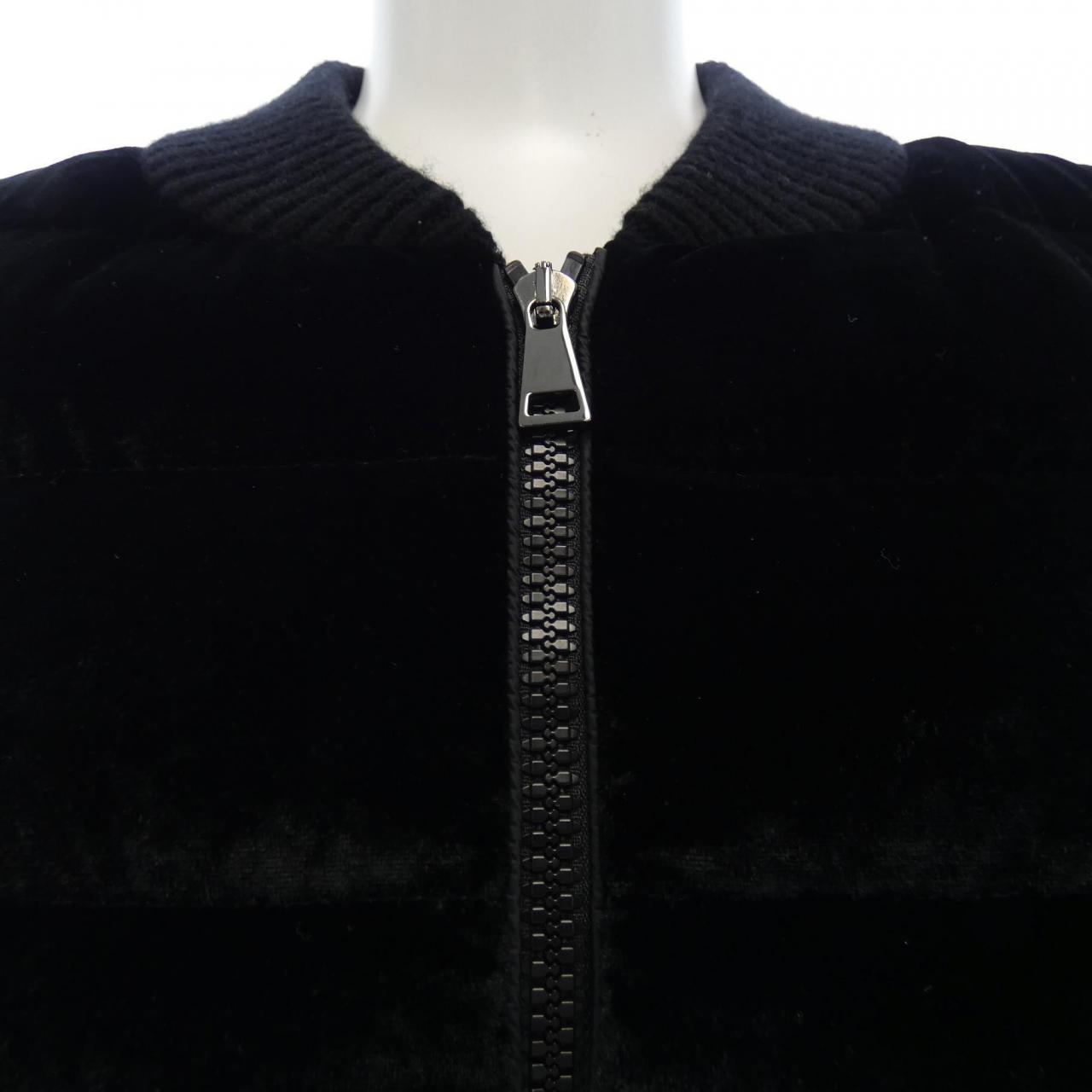 モンクレール MONCLER ダウンジャケット
