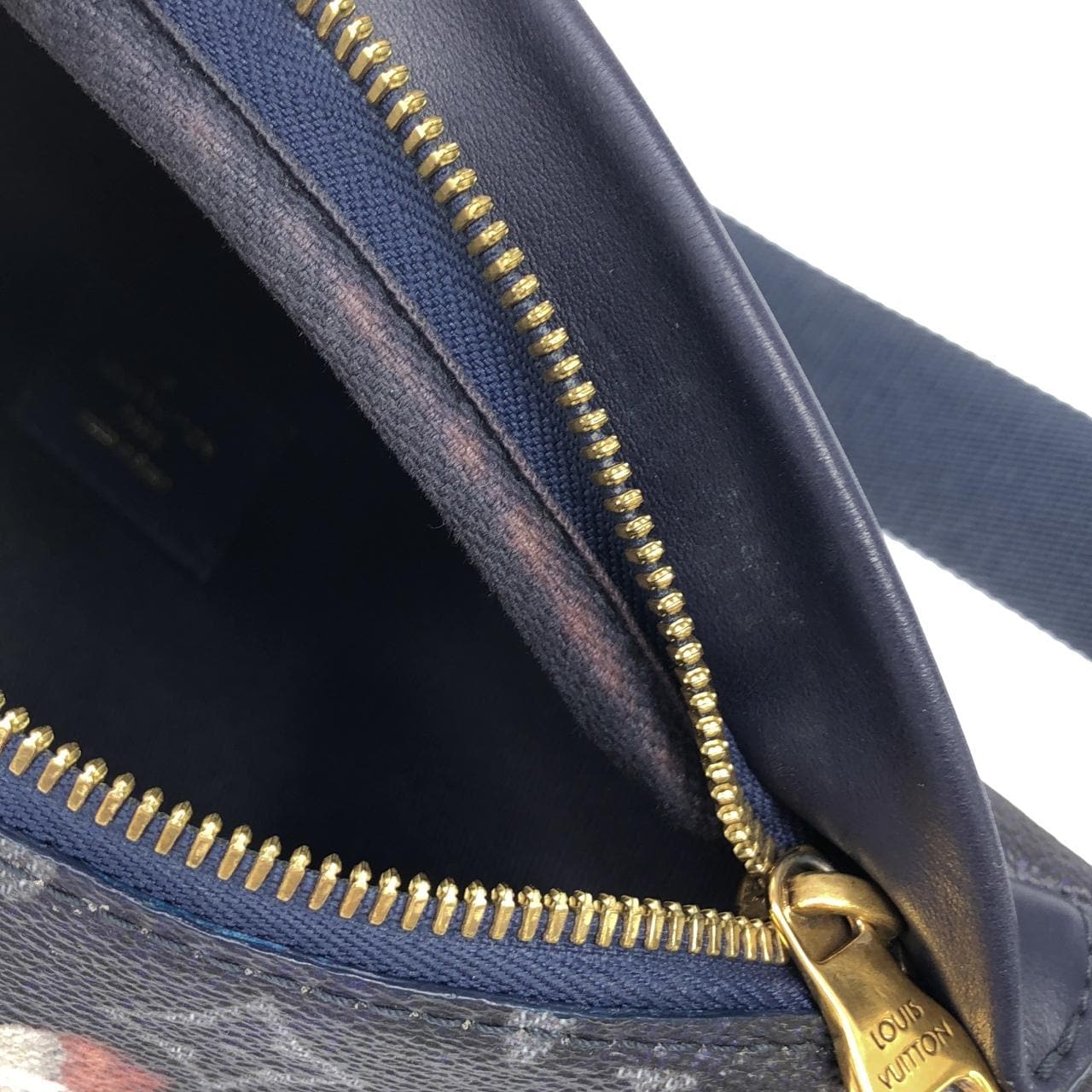 ルイヴィトン モノグラム ブリーチ ディスカバリー バムバッグ PM M23905 ショルダーバッグ