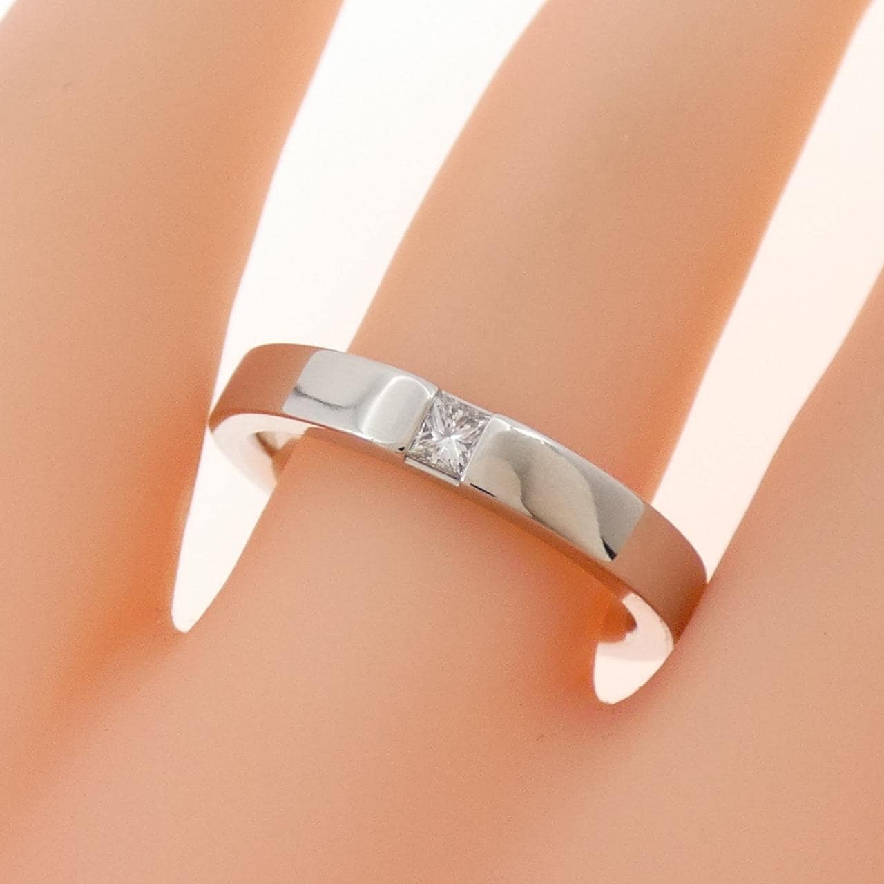 ハリーウィンストン プリンセスカット リング 0.10CT