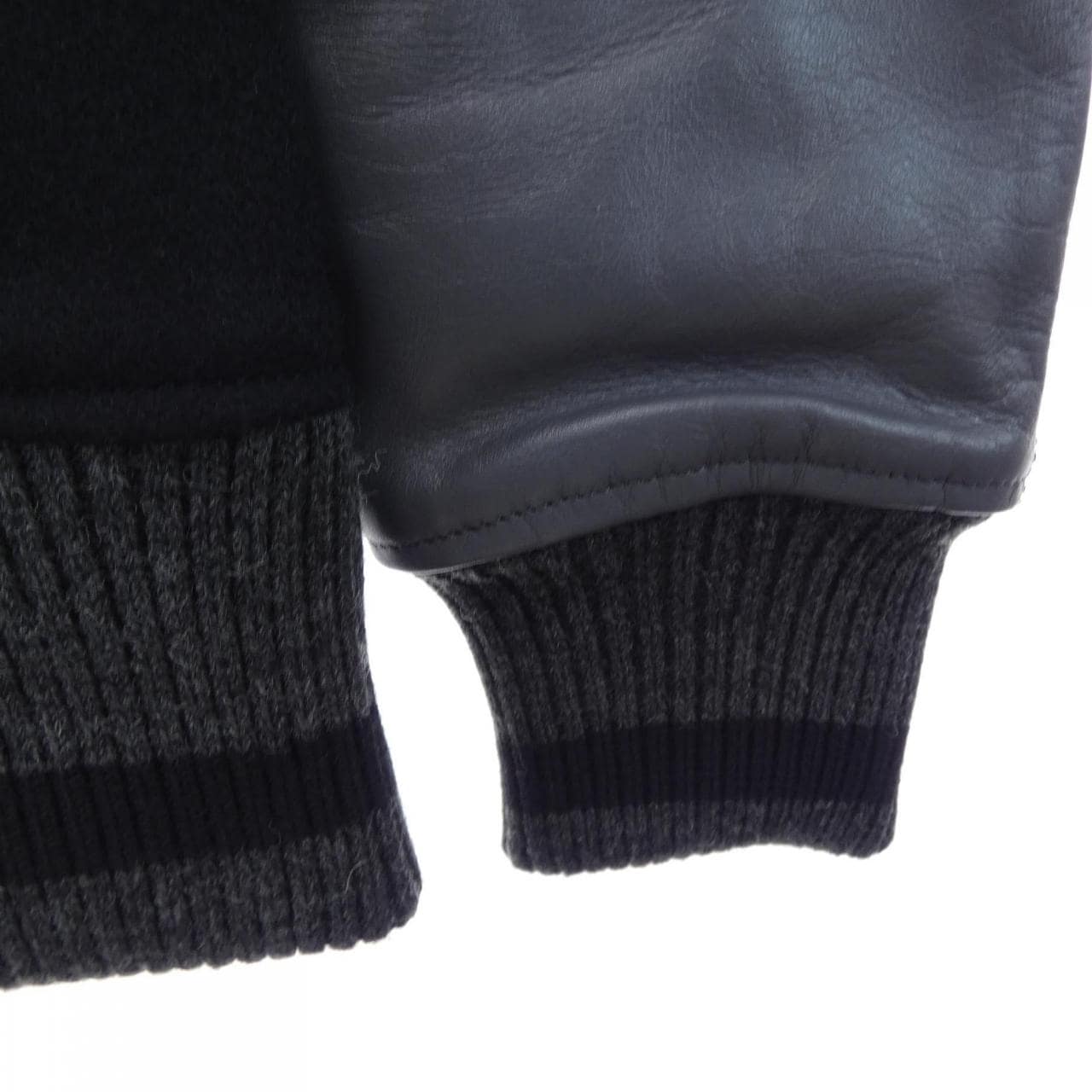コムデギャルソン COMME des GARCONS JOHNSON　LEATHERS スタジャン