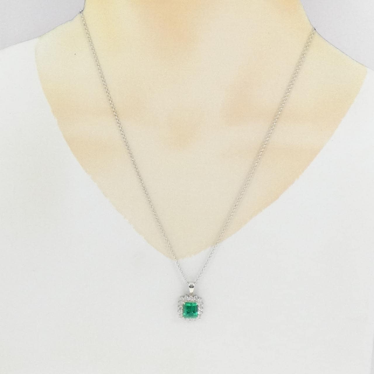 PM900/PT850 エメラルド ネックレス 2.21CT