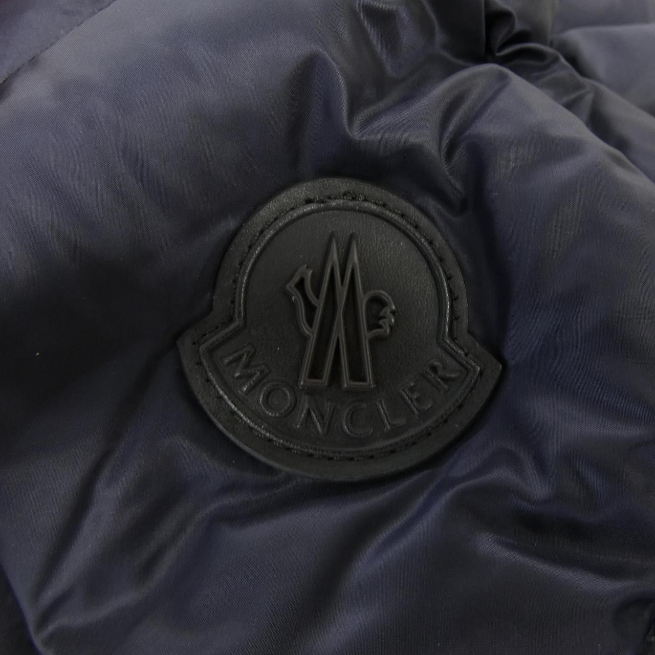 モンクレール MONCLER ダウンジャケット