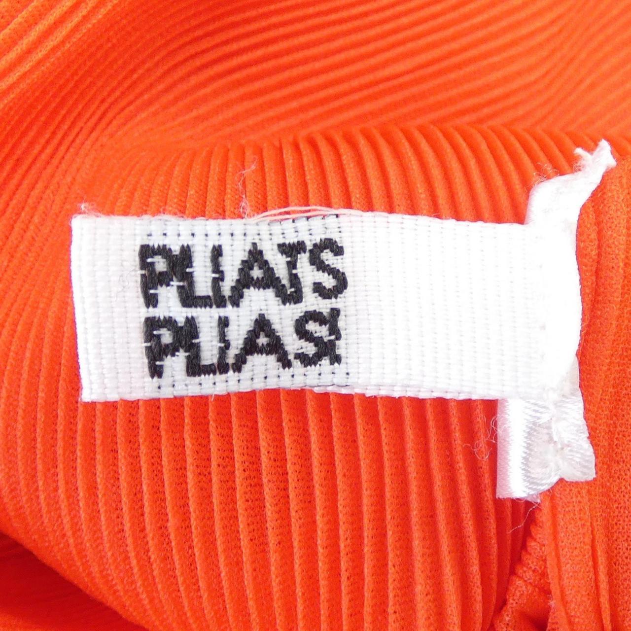 百褶PLEATS PLEASE上衣