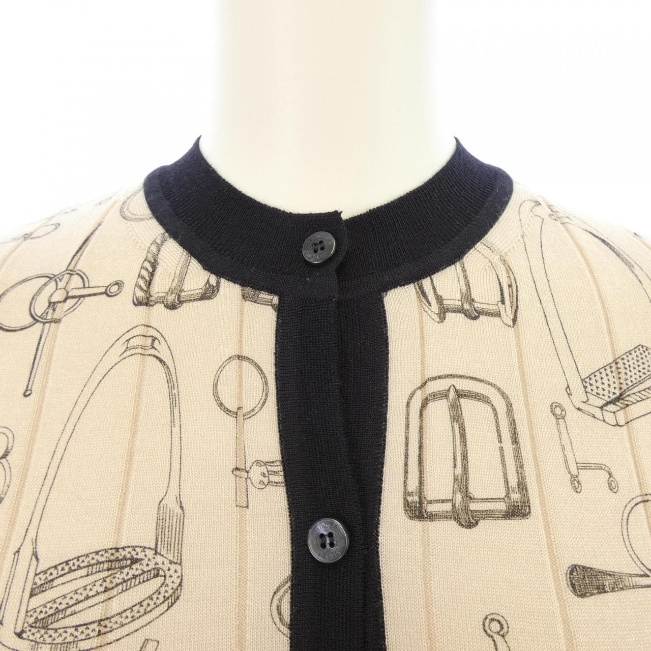 エルメス HERMES カイエ デュ コルポルトゥール 6H2727D2 カーディガン