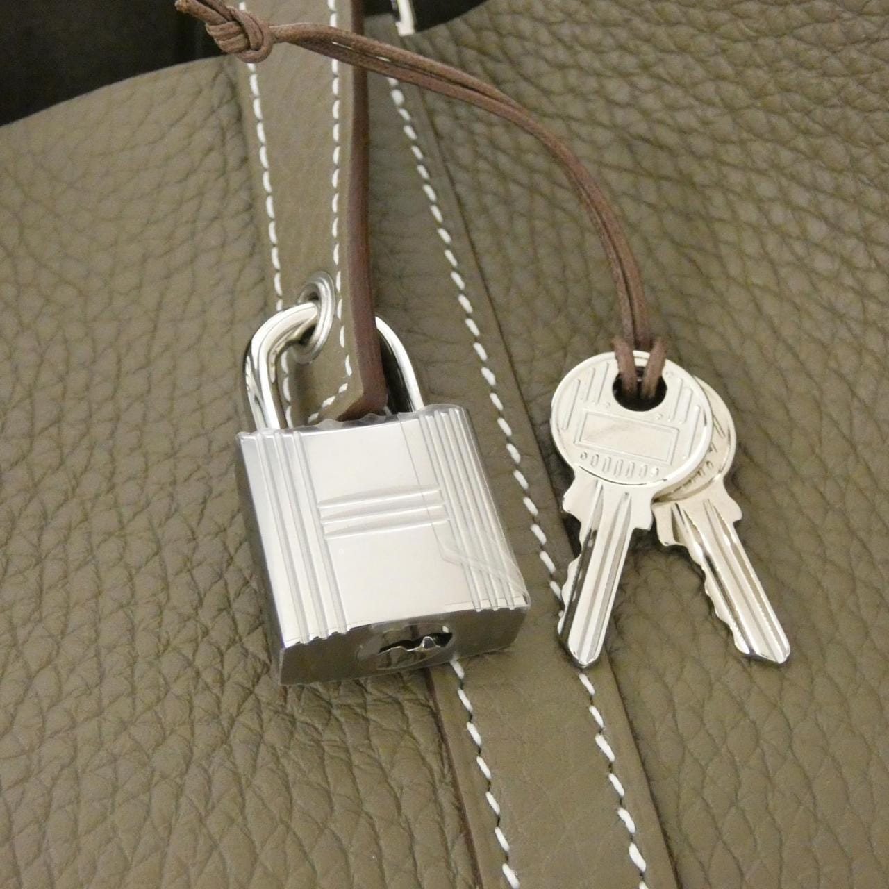 【未使用品】エルメス ピコタン ロック MM 060991CK バッグ