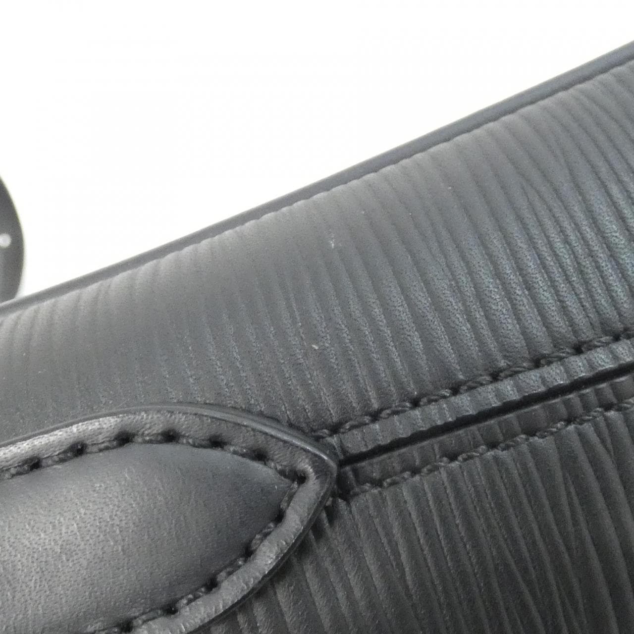 ルイヴィトン エピ(SUPREME) ダヌーブ M53431 ショルダーバッグ