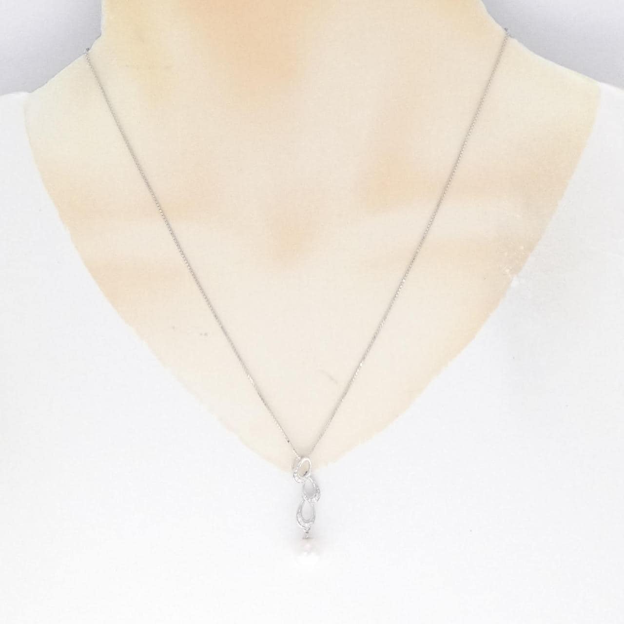 K18WG Akoya pearl necklace 8.2mm