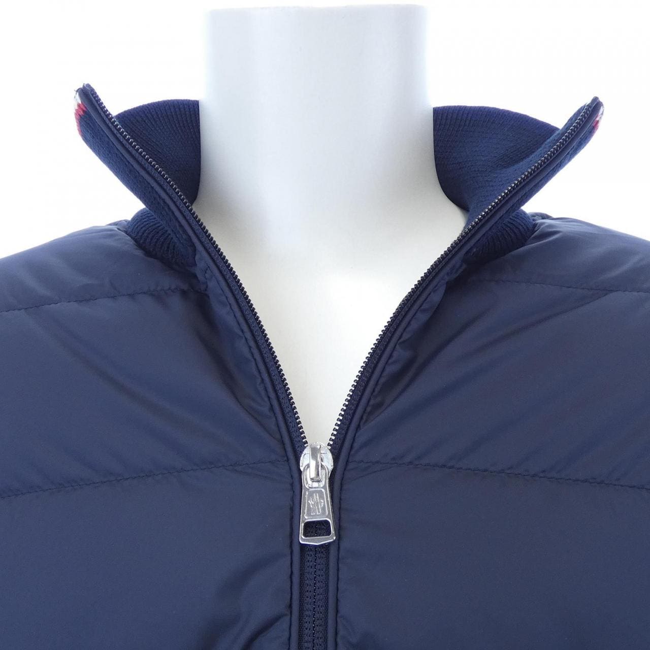 【新品】モンクレール MONCLER K20919B00003 ダウンジャケット