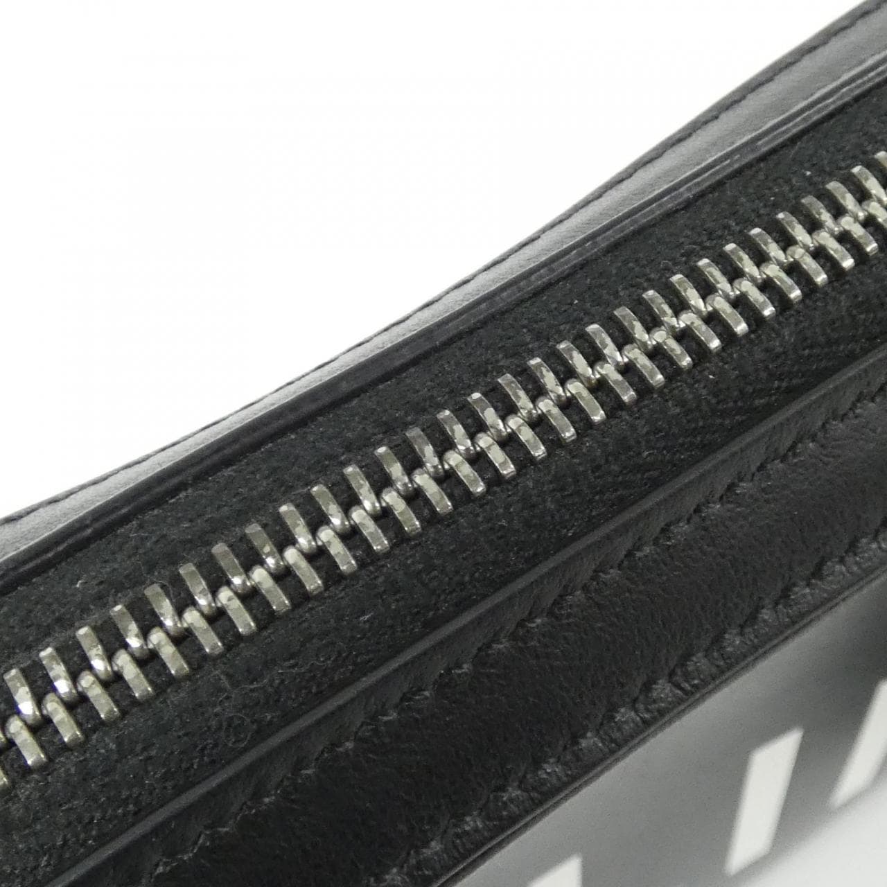 CELINE横向邮差包 194503DOT 单肩包