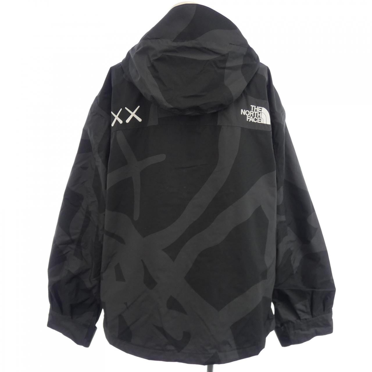ザノースフェイス THE NORTH FACE NF0A7WLW KAWS ジャケット