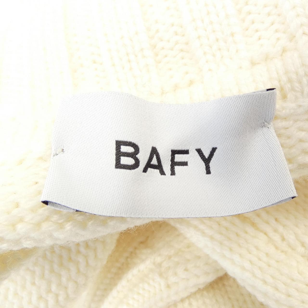 バフィー BAFY ニット