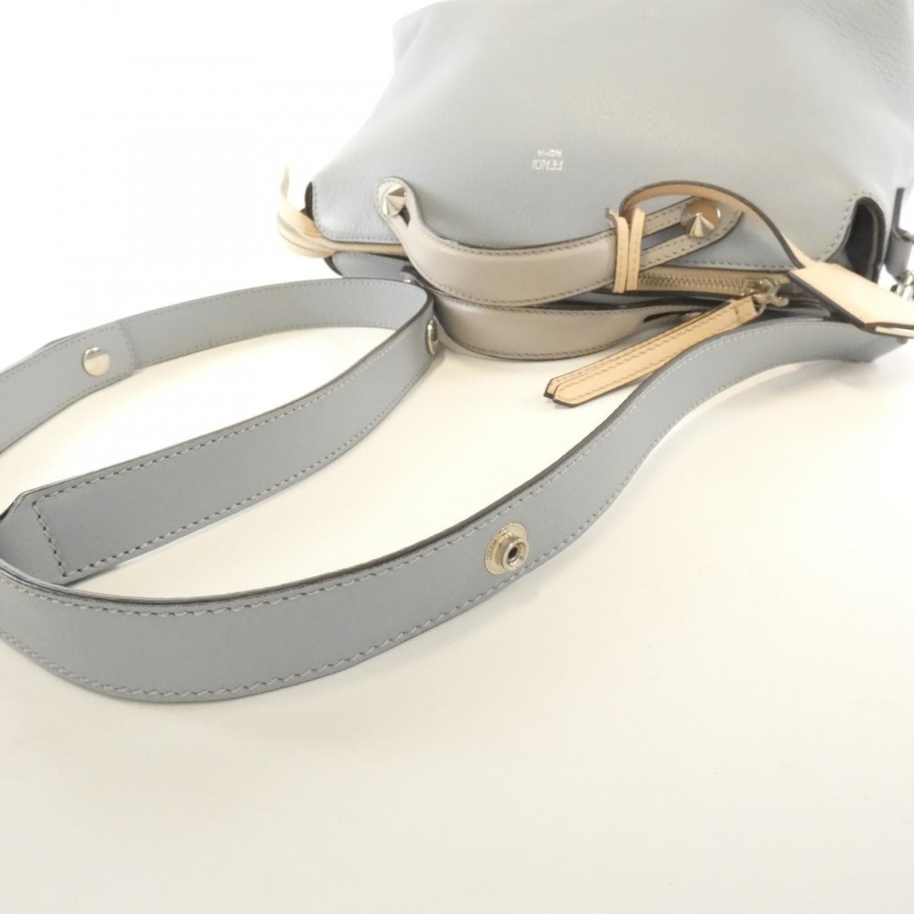 フェンディ バイ ザ ウェイ 8BL124 Z1C バッグ