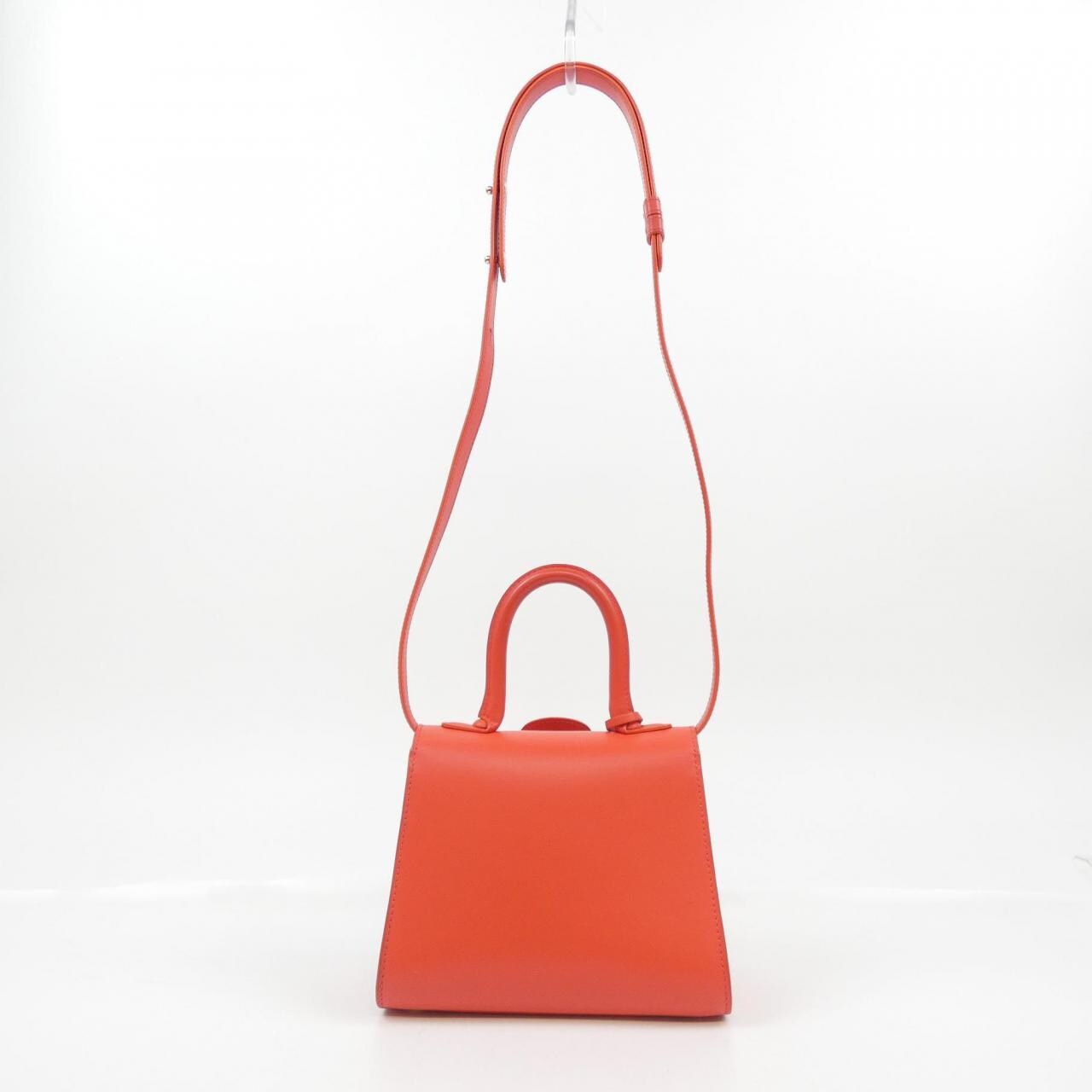 德尔沃DELVAUX