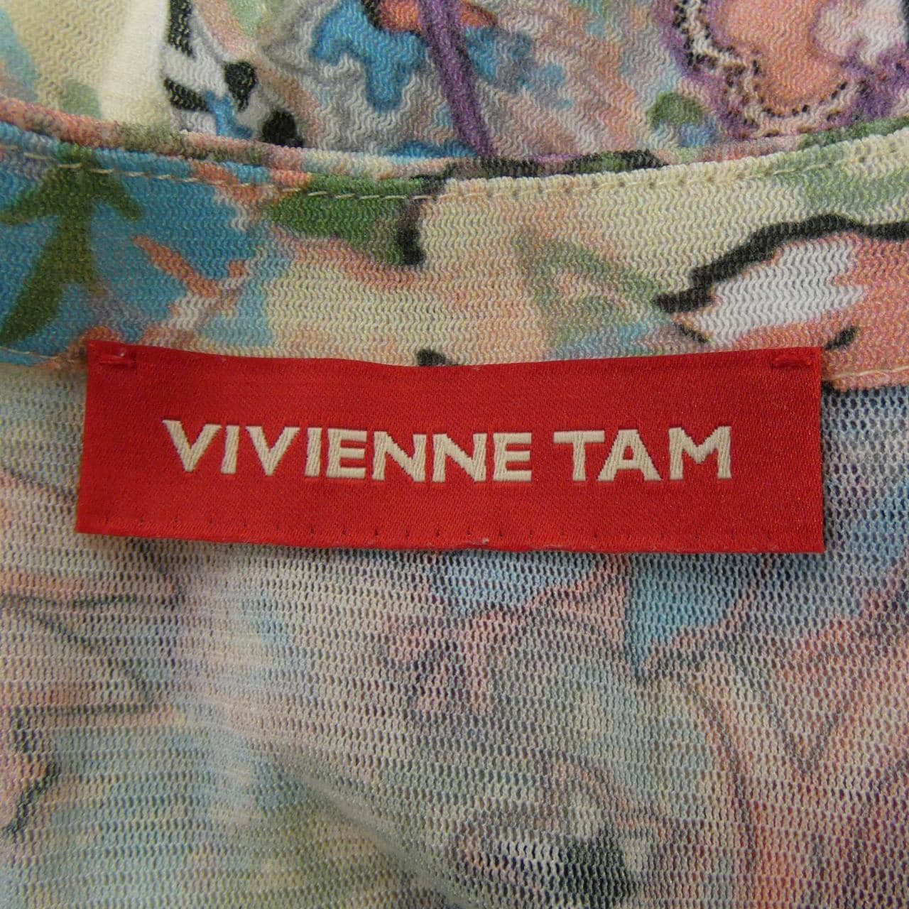 VIVIENNE TAM上衣