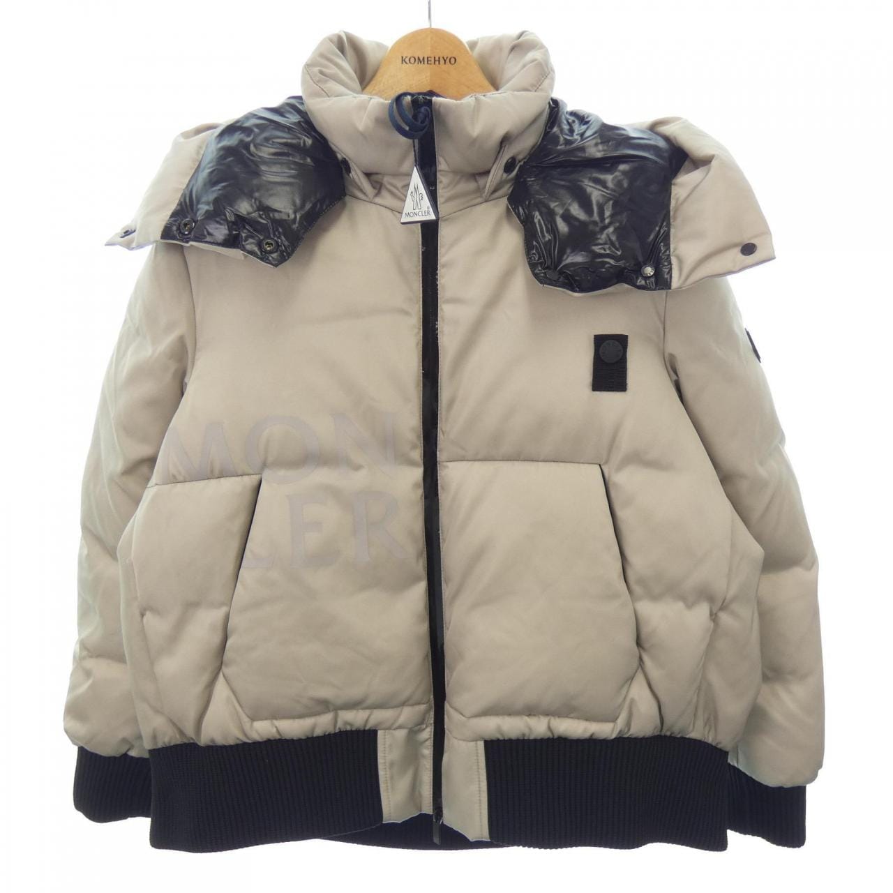 モンクレール MONCLER ダウンジャケット