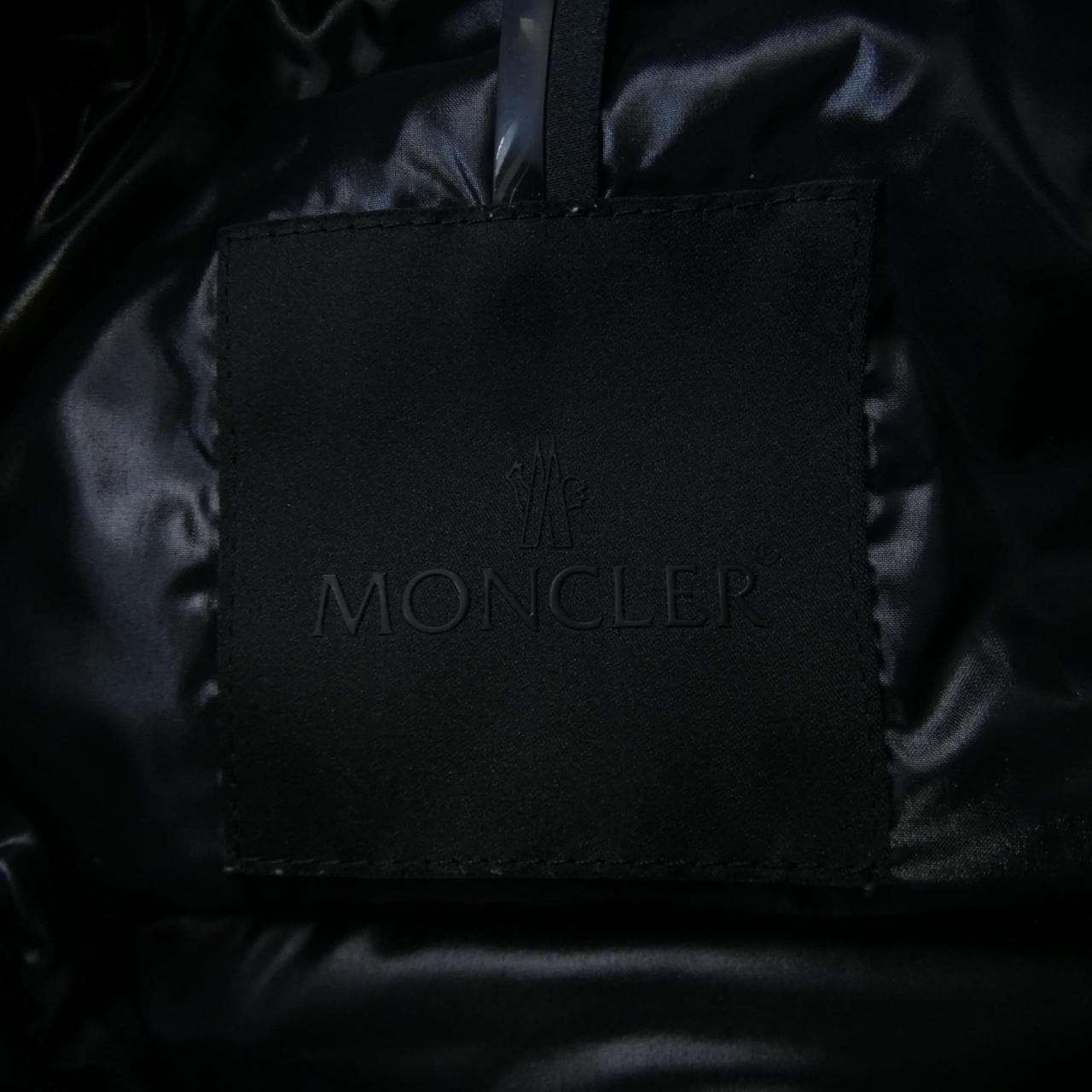 モンクレール MONCLER ダウンジャケット
