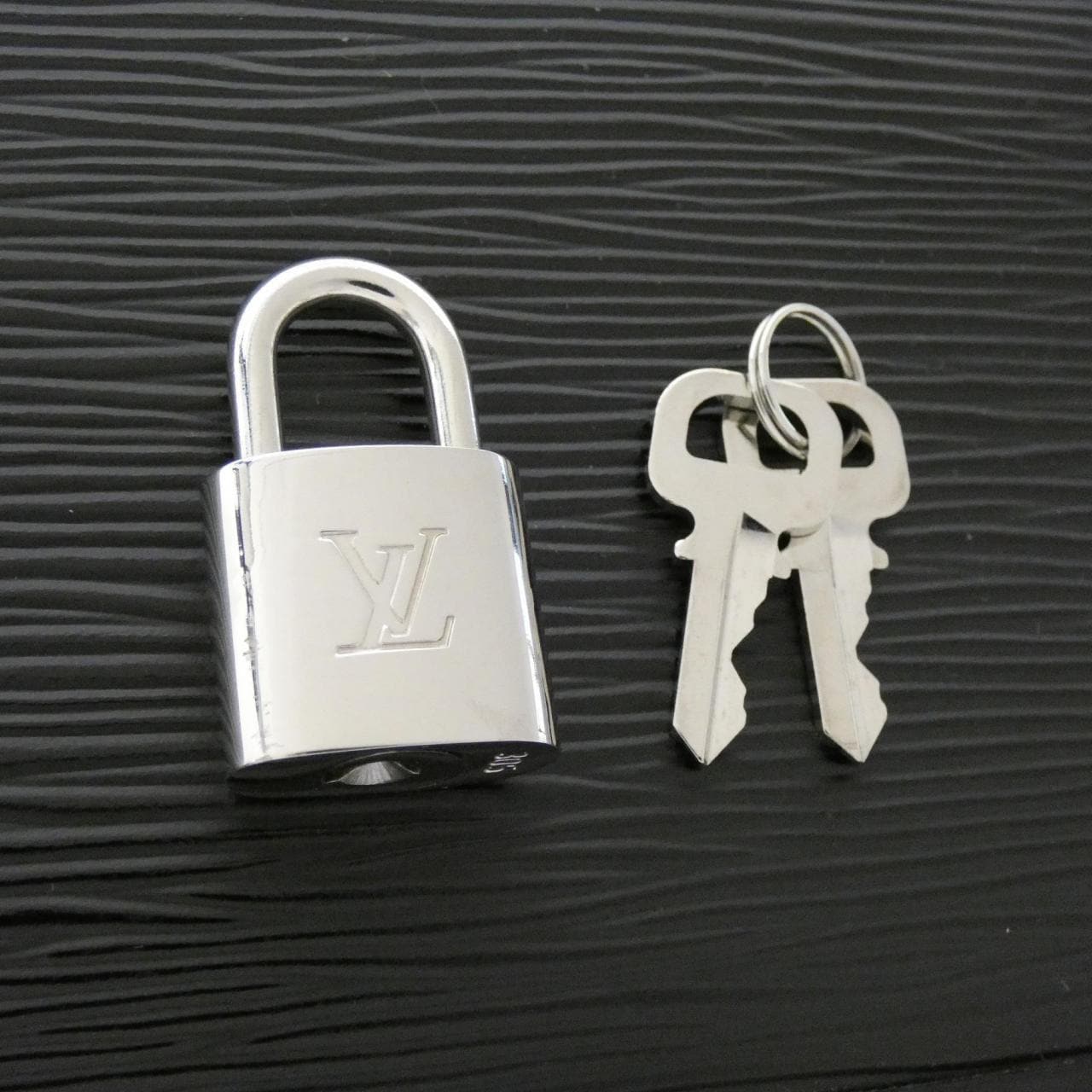 ルイヴィトン エピ アルマ PM M52802 バッグ