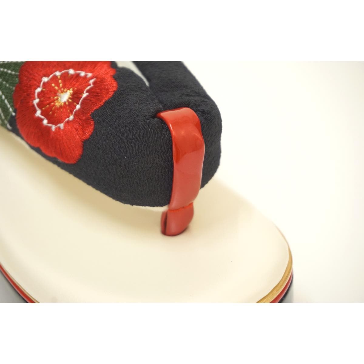 【新品】女士Zori涼鞋，松木色、竹子色和李子色，F碼