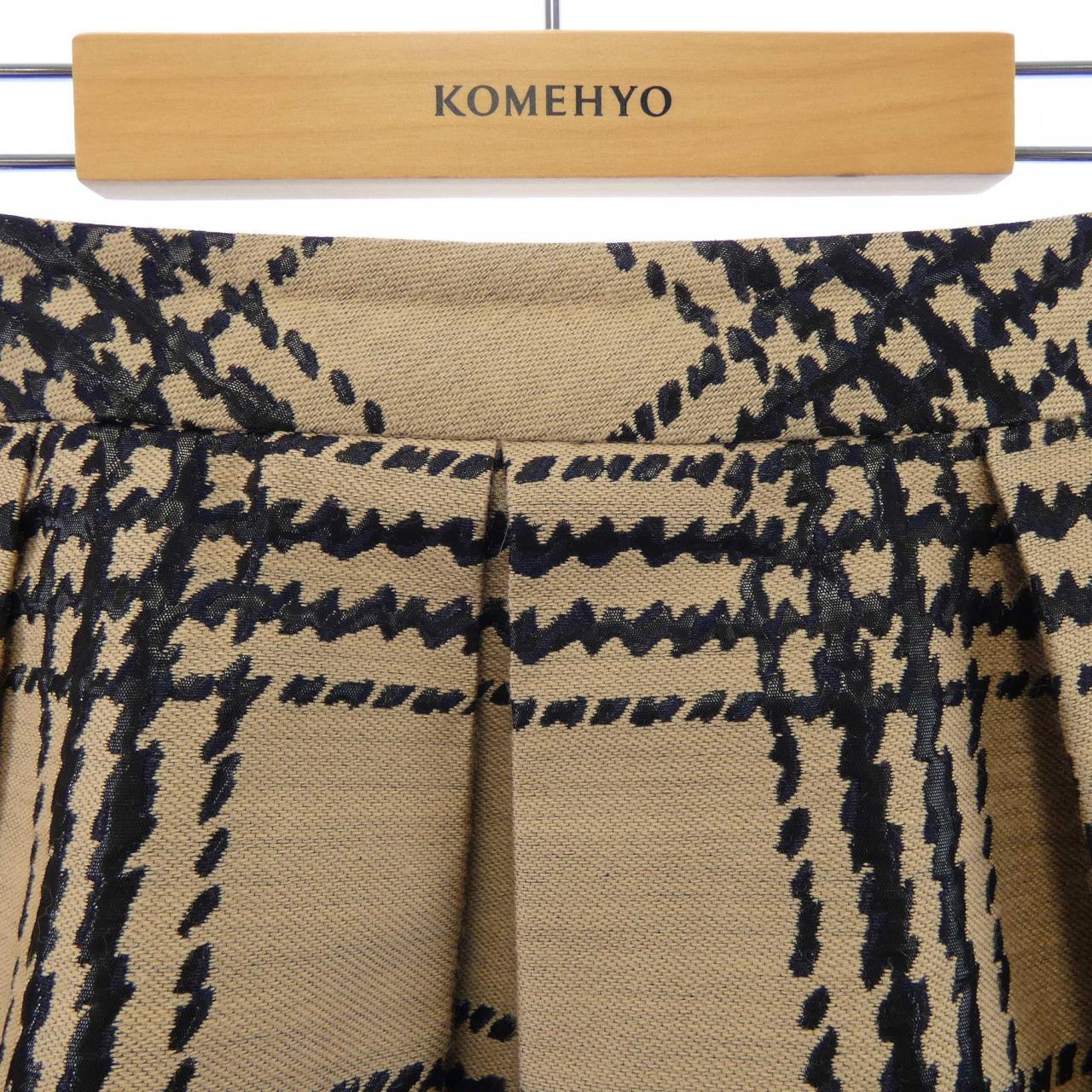 トゥービーシック TO BE CHIC スカート
